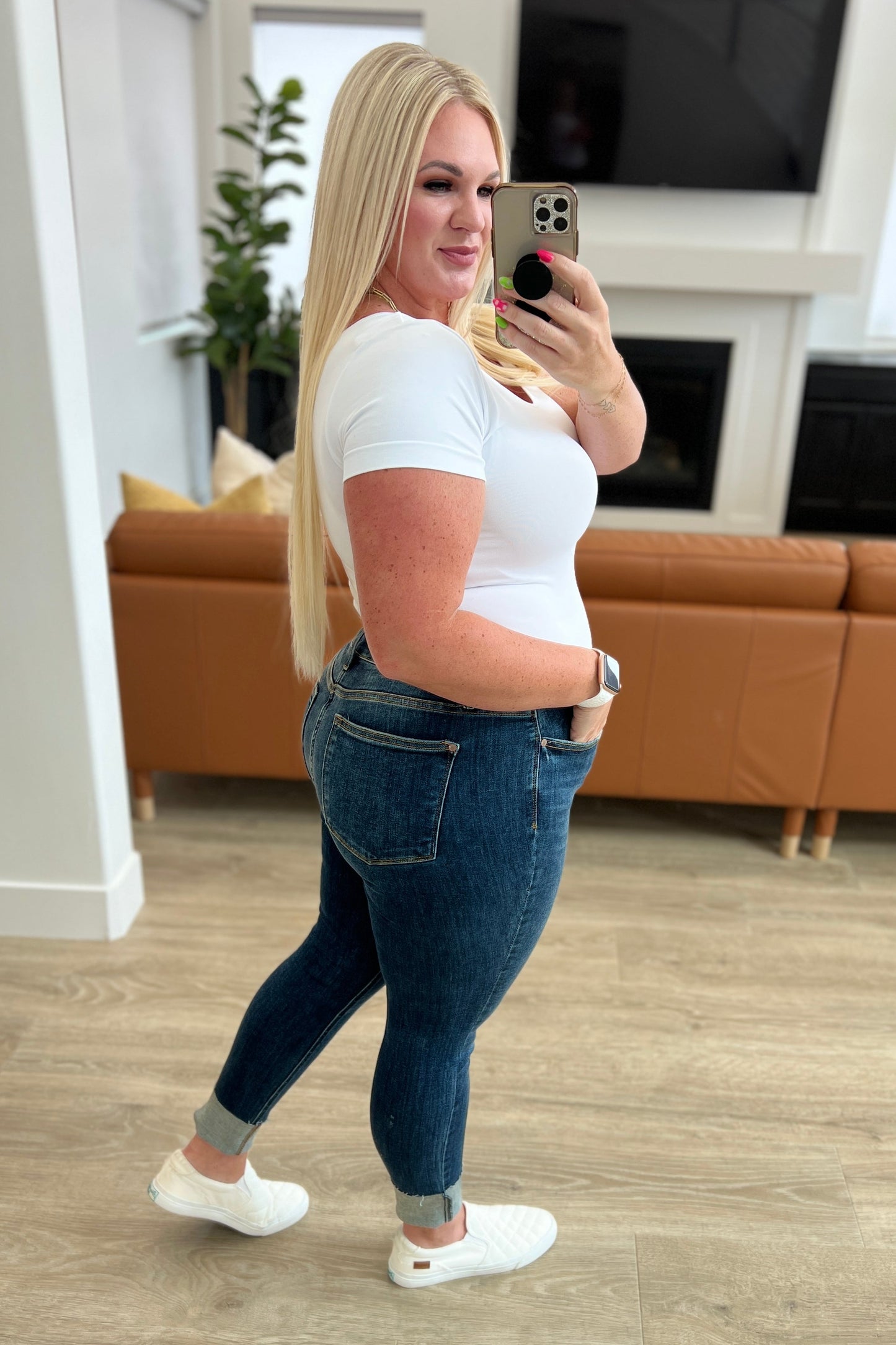 Mid Rise Vintage Raw Hem Skinny Jeans Lydia