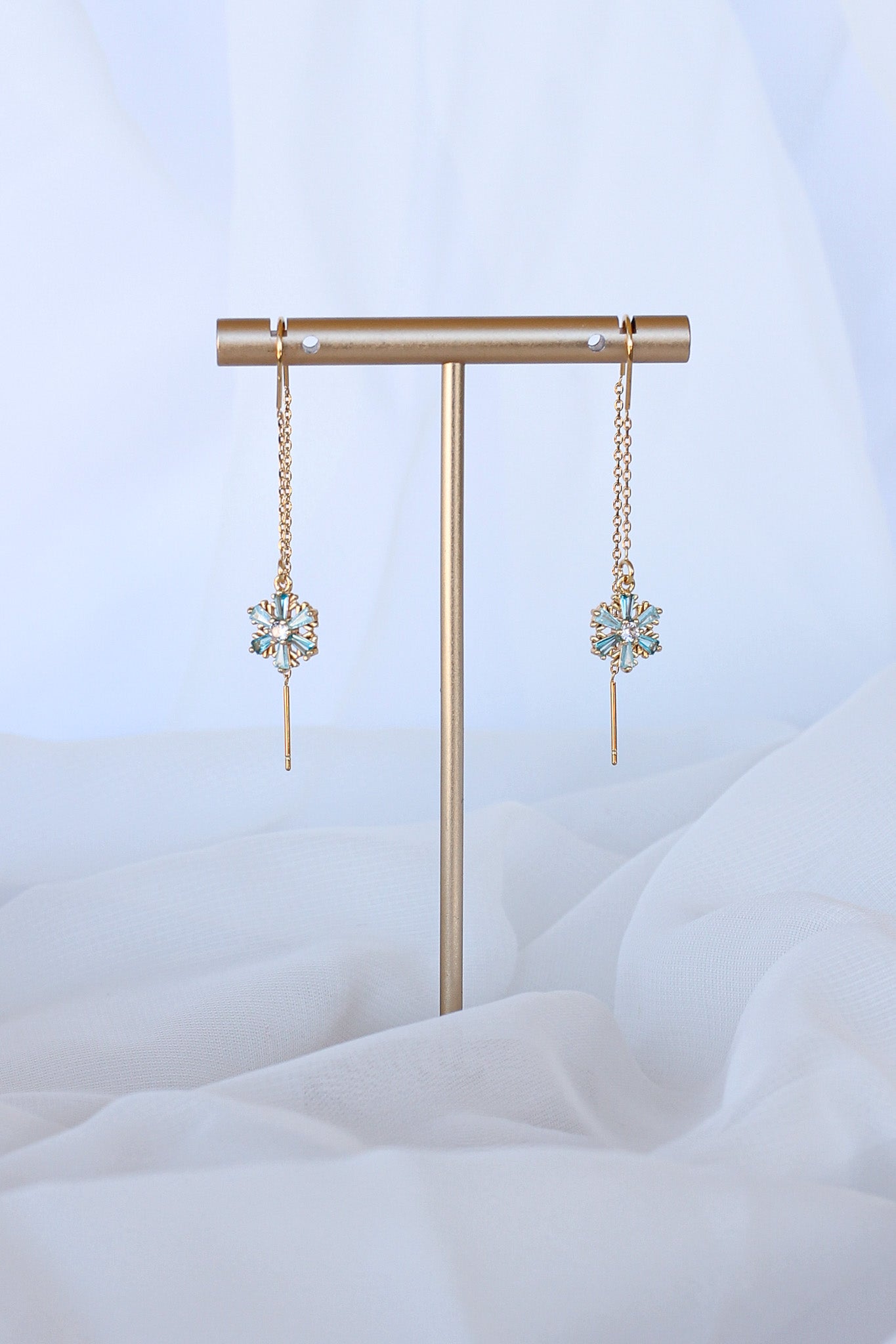 Blue Cubic Zirconia Snowflake Threader Earrings 18k Gold Plated Brass