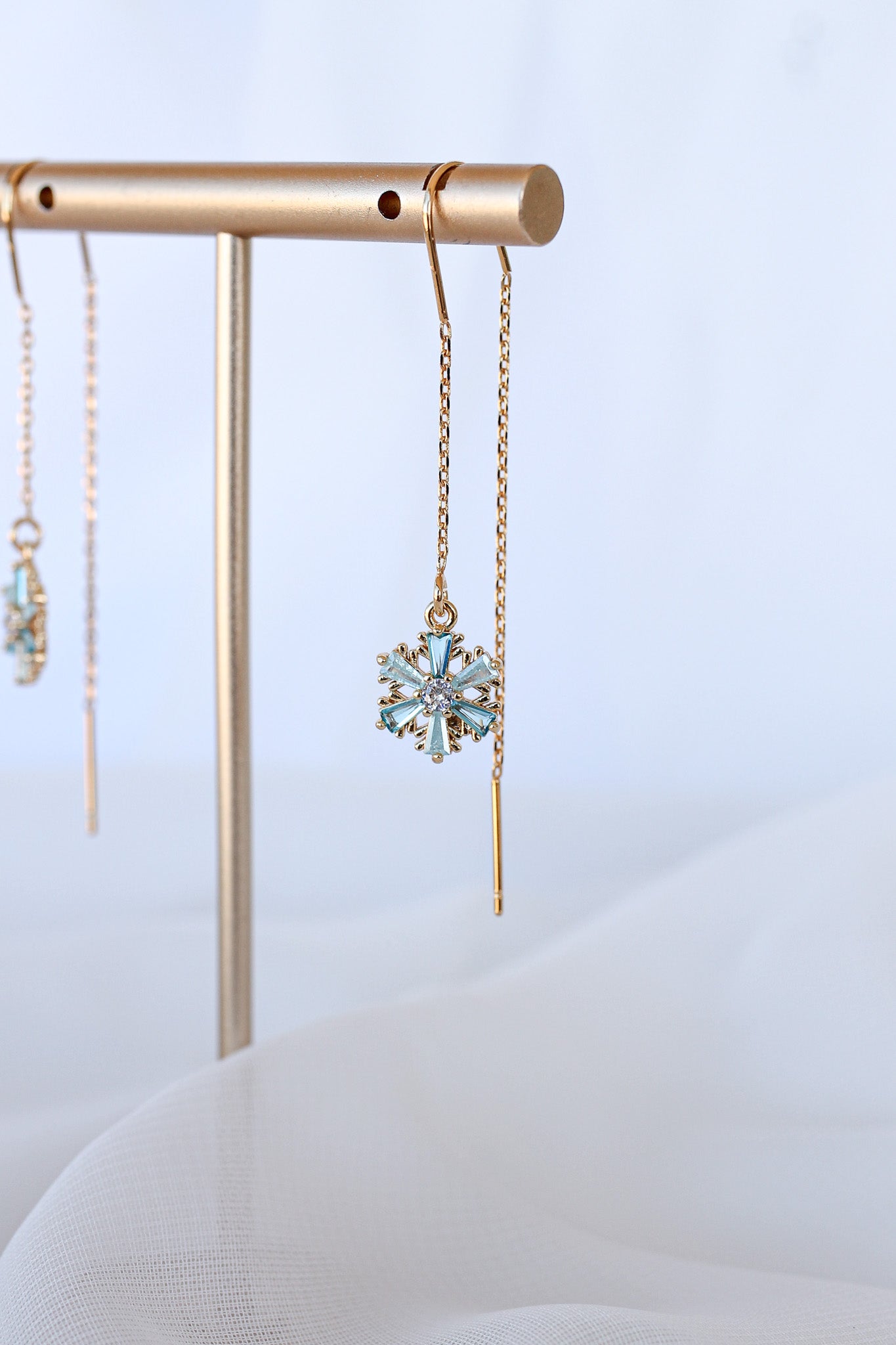 Blue Cubic Zirconia Snowflake Threader Earrings 18k Gold Plated Brass