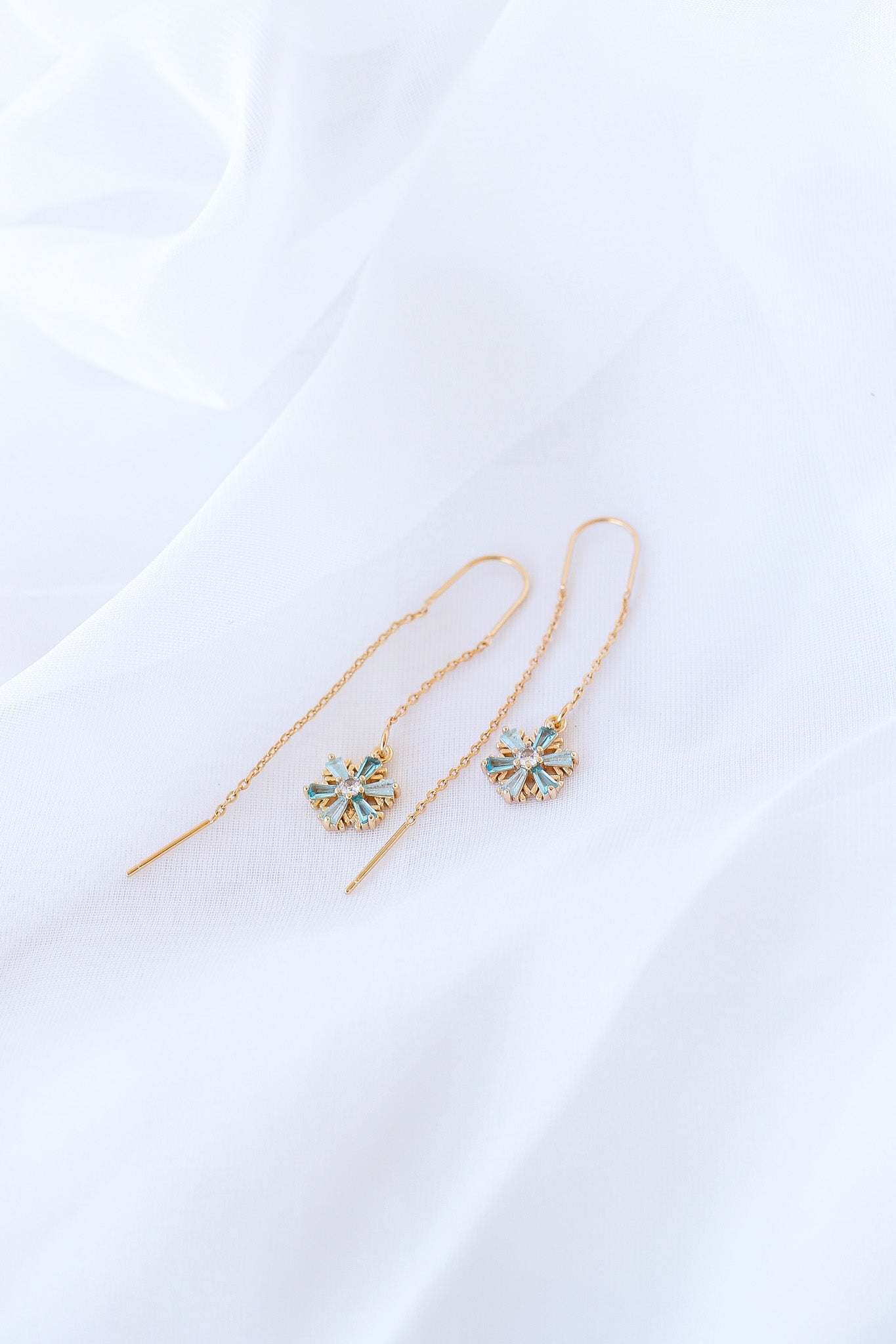 Blue Cubic Zirconia Snowflake Threader Earrings 18k Gold Plated Brass