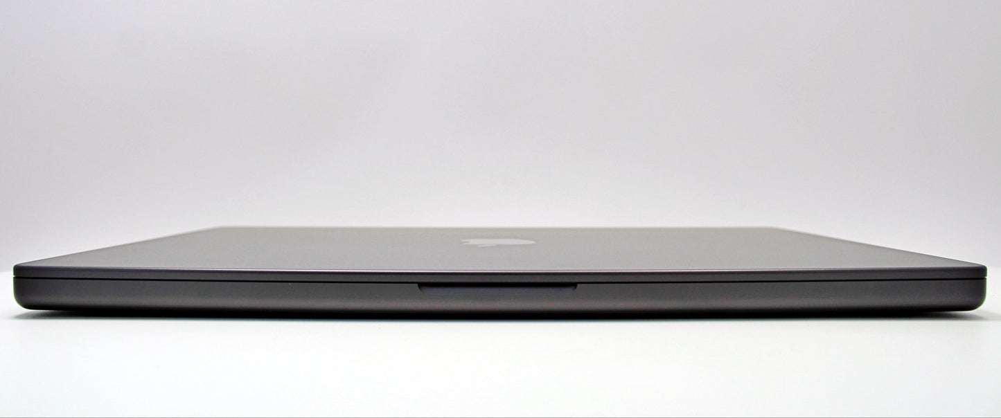 MacBook Pro (2023) 16-inch – Apple M3 Max 40-Core GPU – 128GB RAM 2TB SSD | 35 Cycles