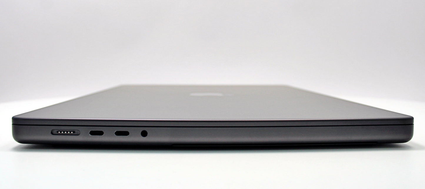 MacBook Pro (2023) 16-inch – Apple M3 Max 40-Core GPU – 128GB RAM 2TB SSD | 35 Cycles