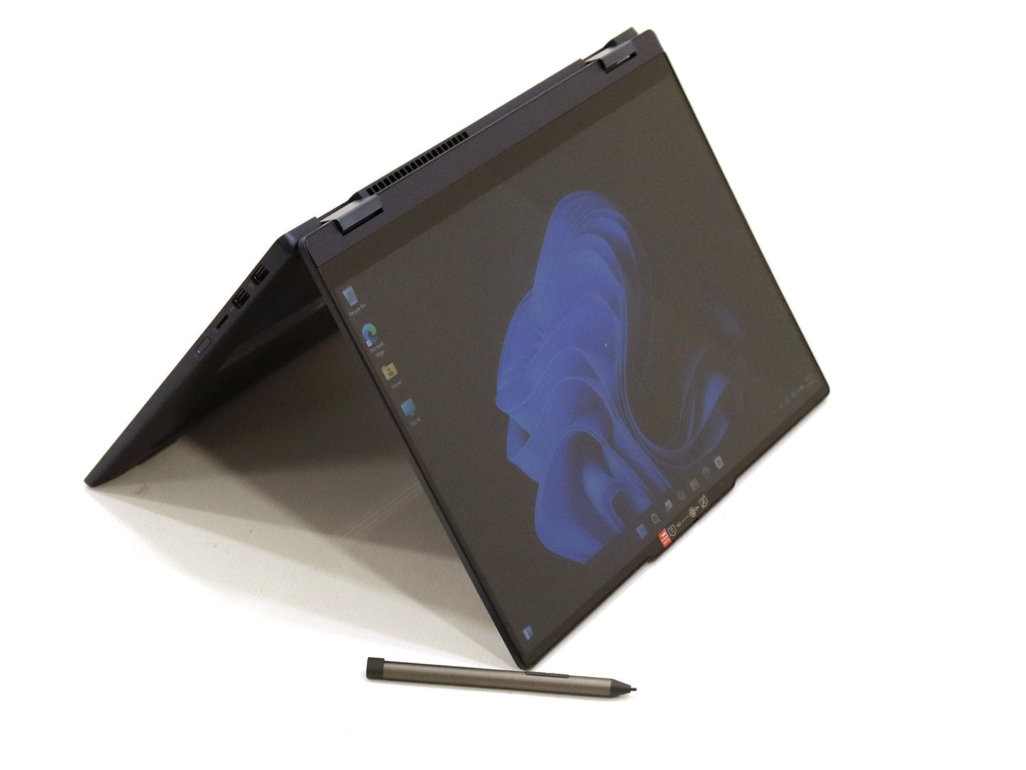 Lenovo 16"  IdeaPad 5 2-in-1 16IRU9 Touchscreen Laptop i7-1255U 16GB RAM / 1TB SSD