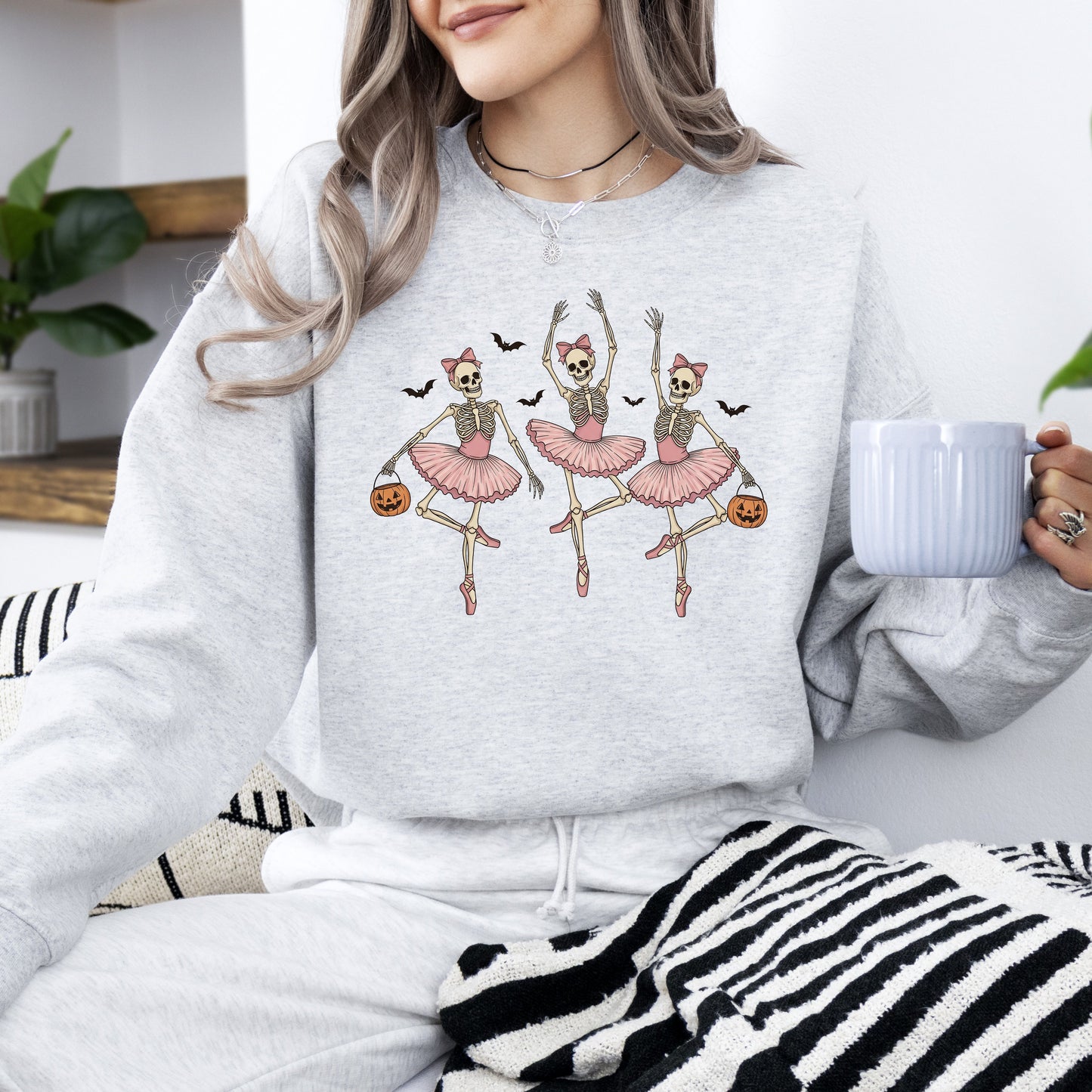 Dancing Skeleton Girls Checkered Graphic Sweatshirt Halloween Retro Vintage