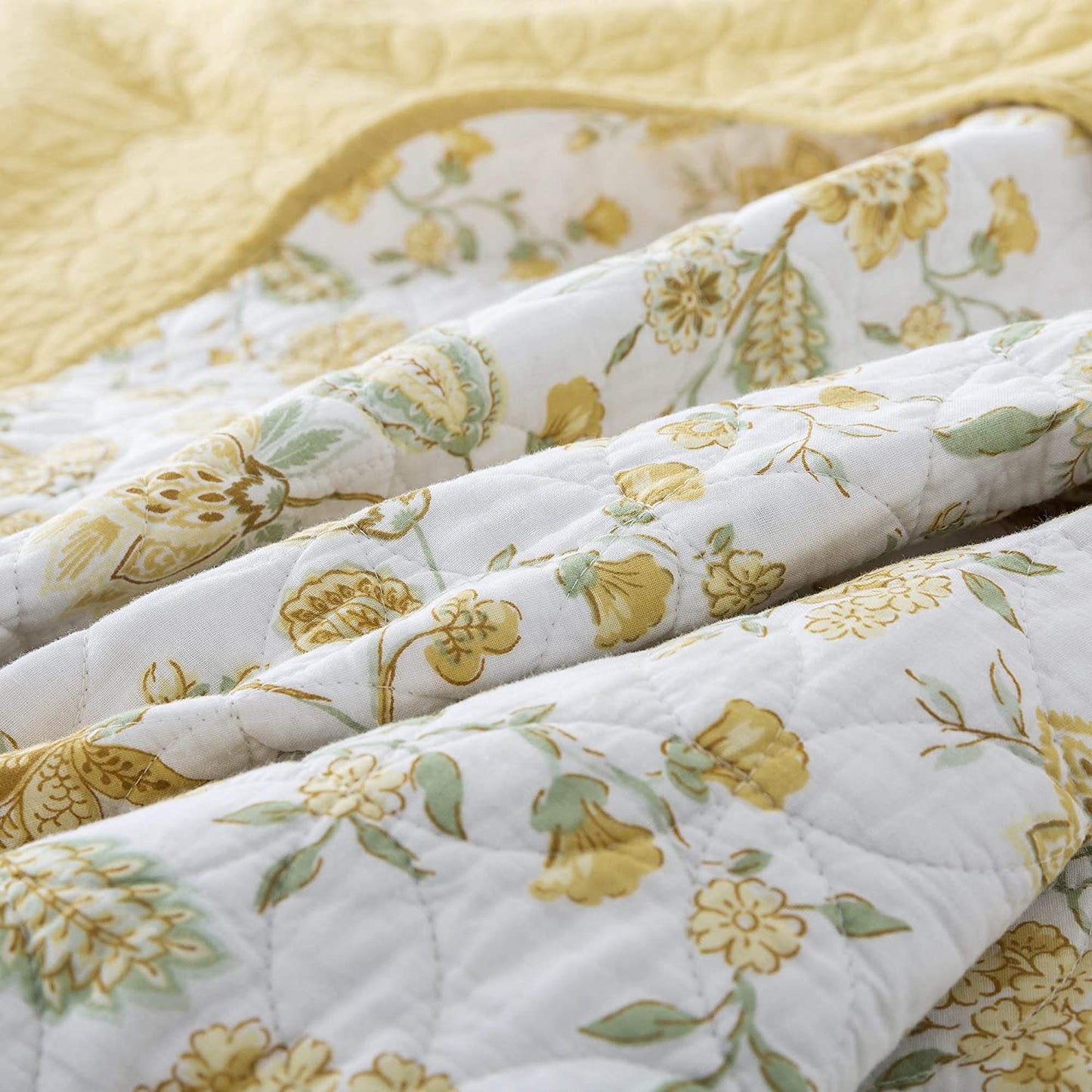 Cotton Floral Design 3 Piece Reversible Bedding Set Kasentex