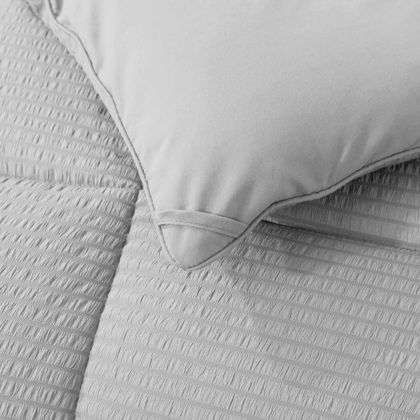 Ultra Soft All Season Down Alternative Comforter Kasentex