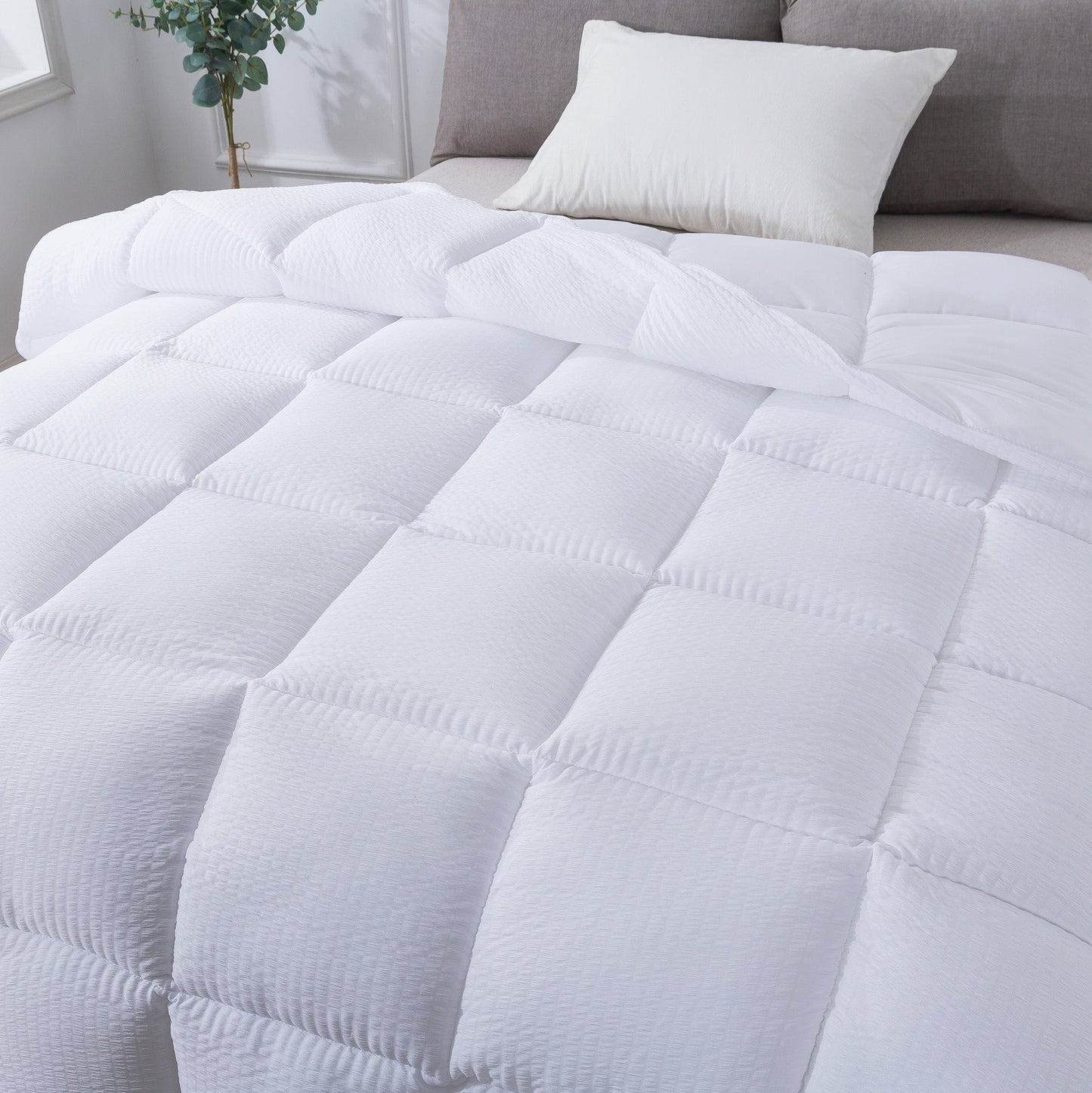 Ultra Soft All Season Down Alternative Comforter Kasentex
