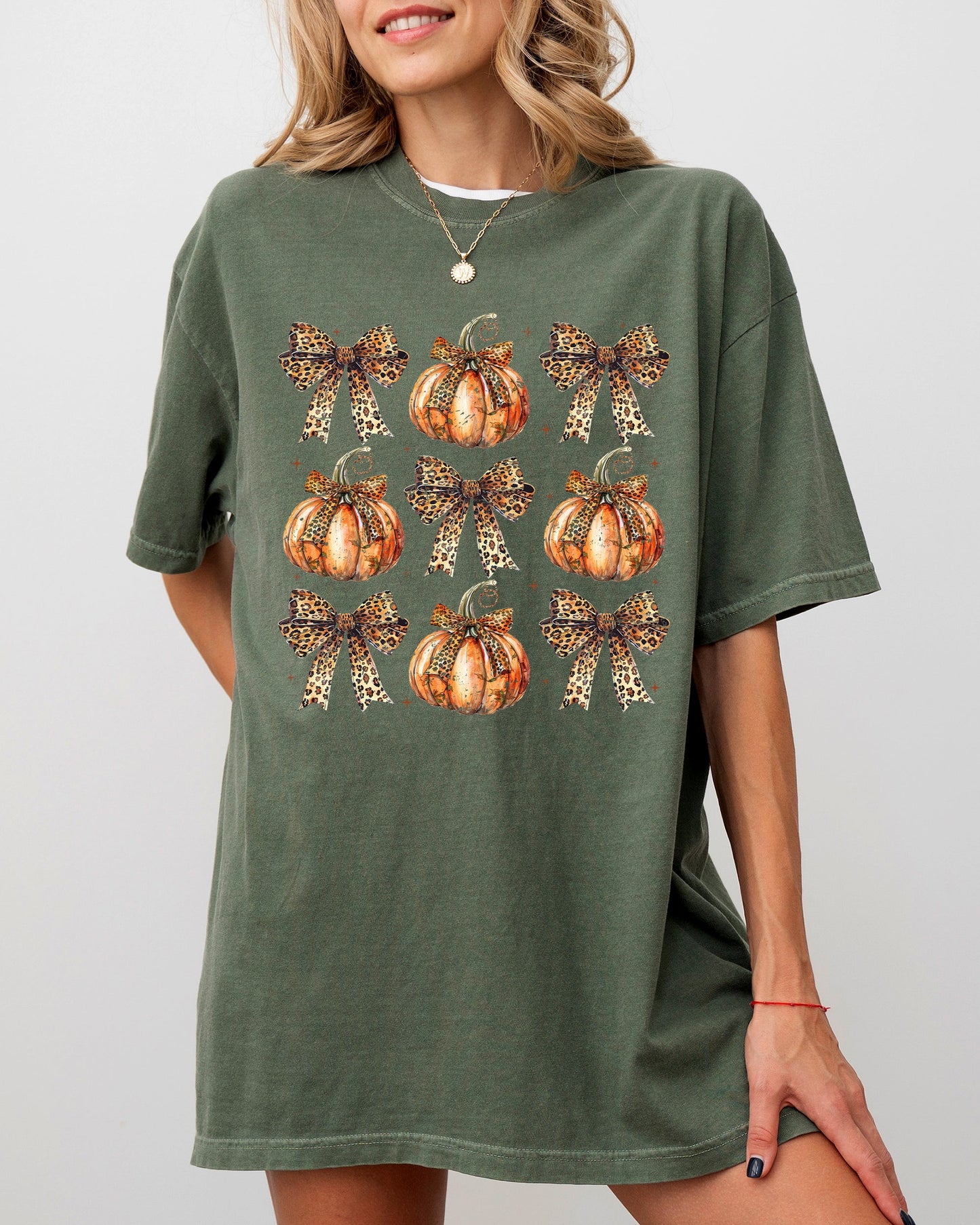 Leopard Print Pumpkins, Coquette Ribbons and Bows, Halloween, Autumn, Fall Shirt Comfort Colors T-Shirt