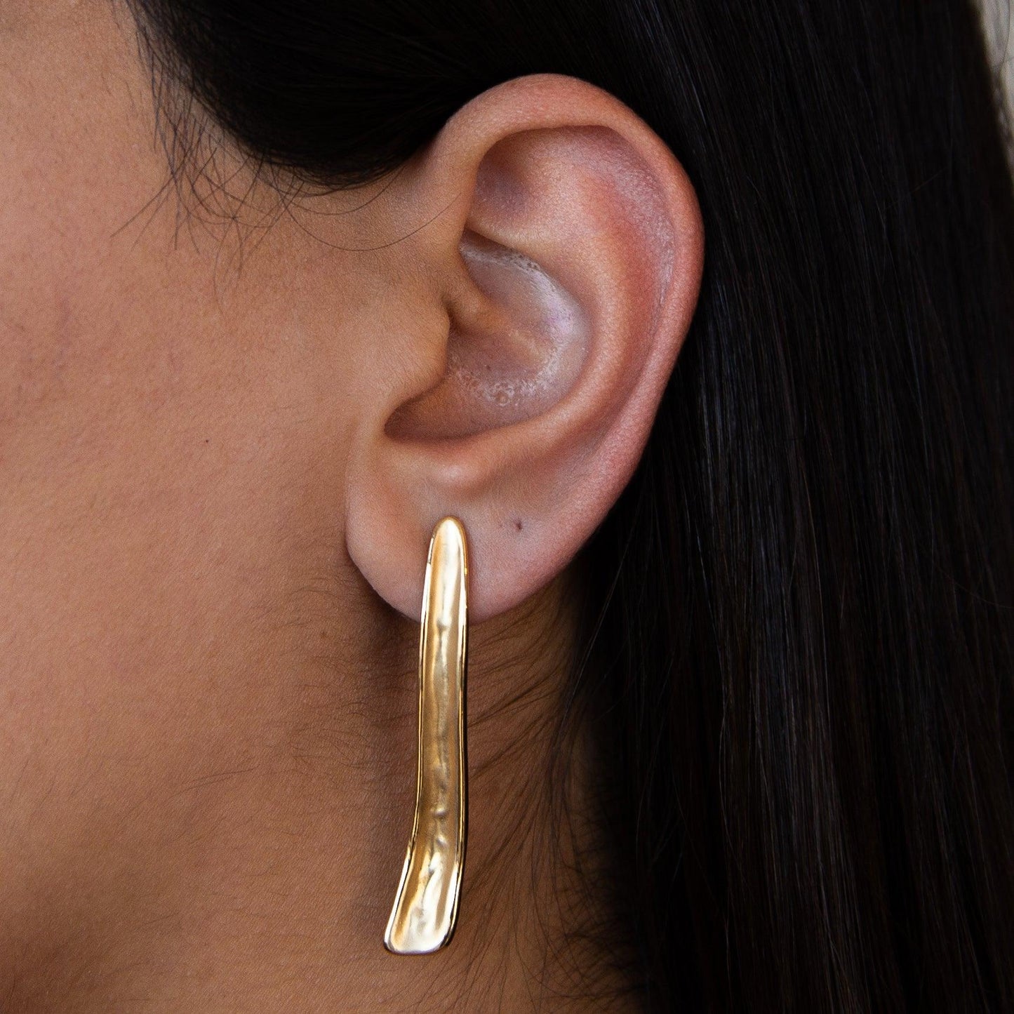 Gilded Bar Minimalist Gold Stud Earrings Le Reussi