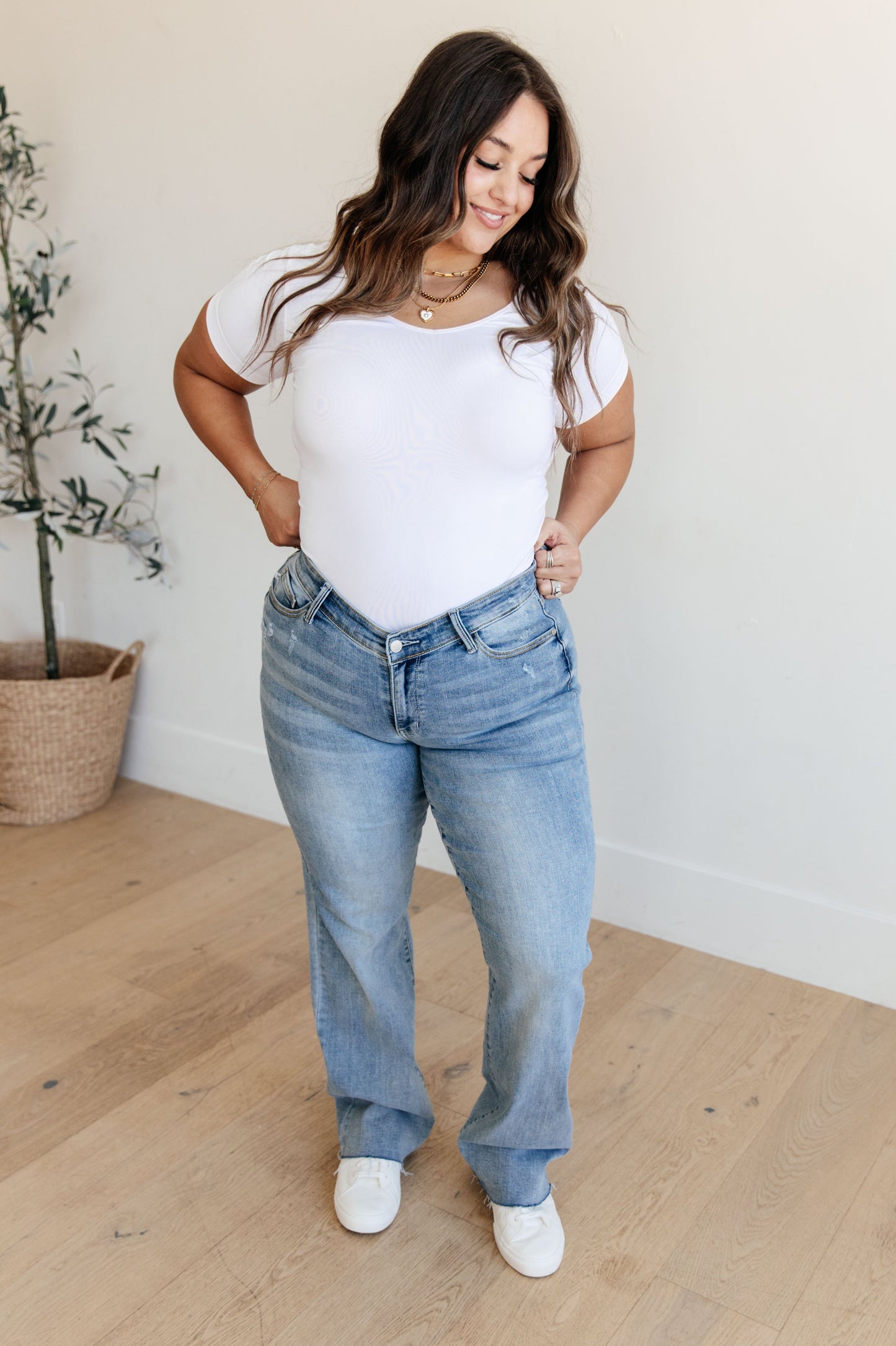 Mildred High Rise V Front Waistband Straight Jeans Judy Blue