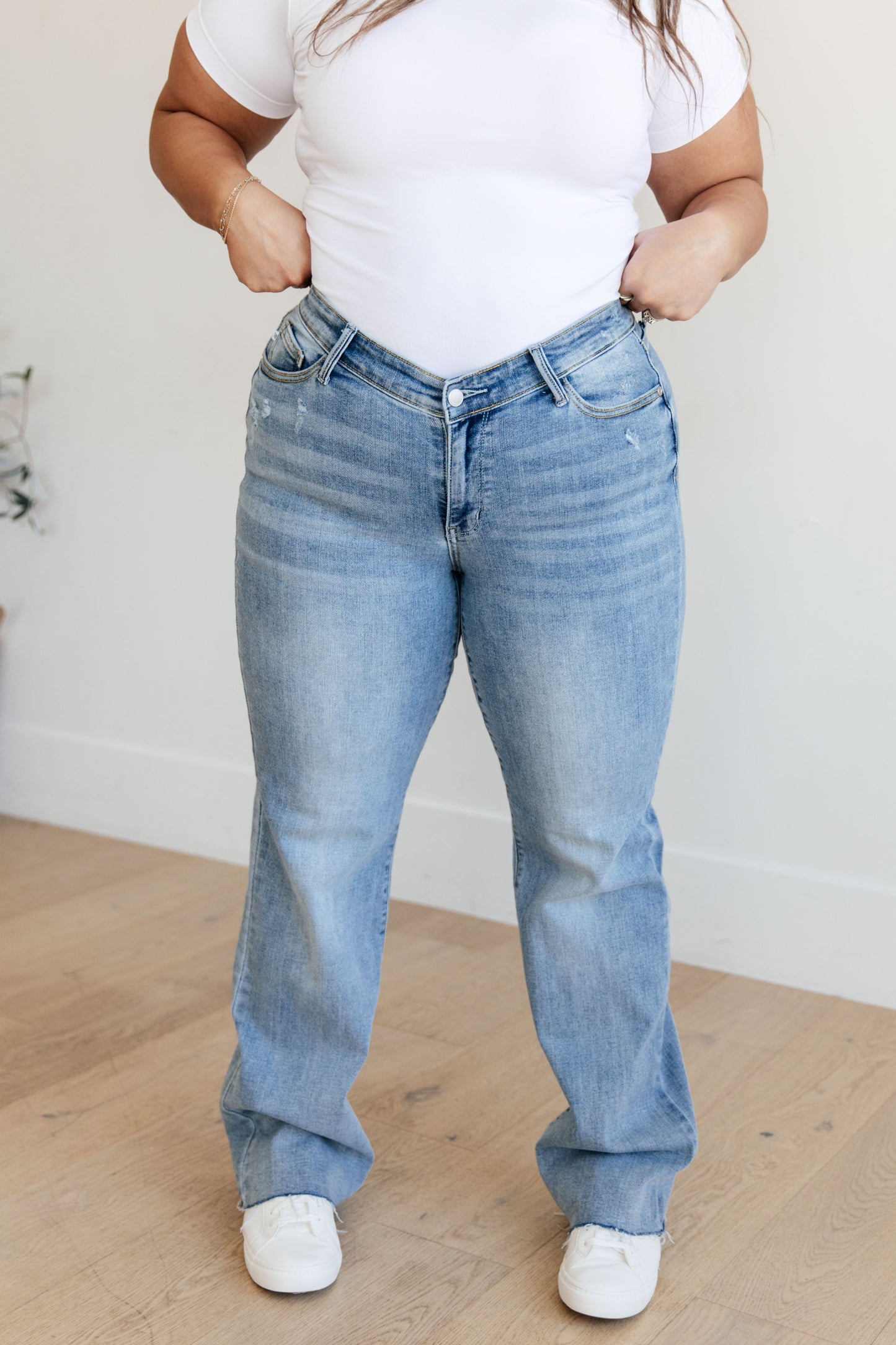 Mildred High Rise V Front Waistband Straight Jeans Judy Blue