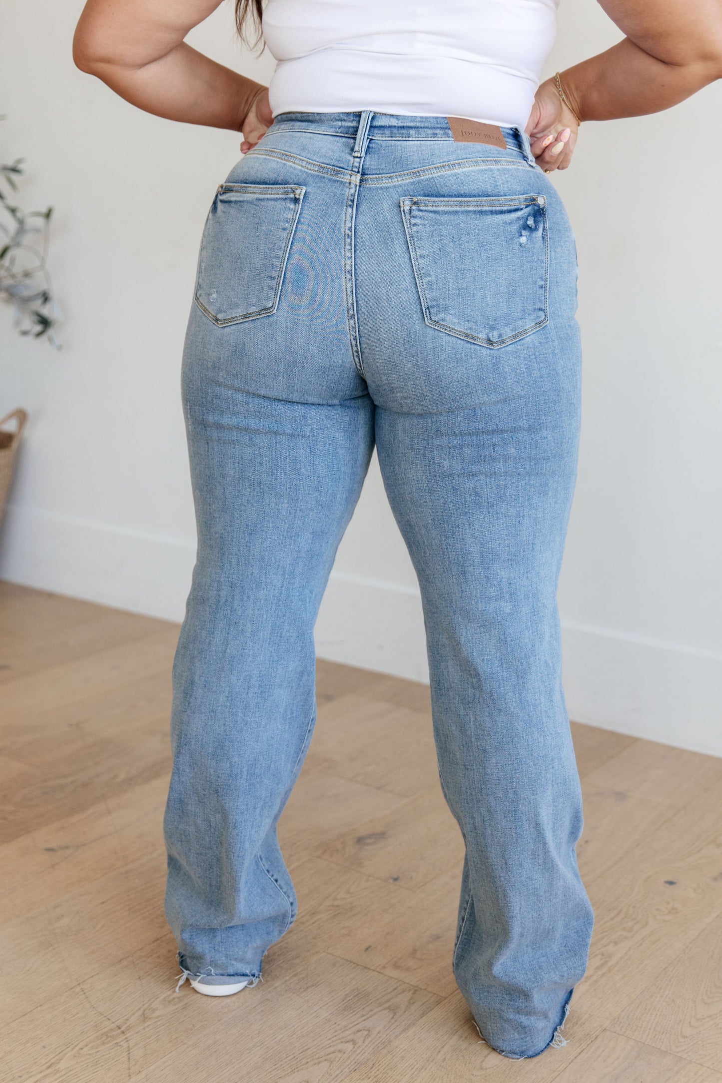 Mildred High Rise V Front Waistband Straight Jeans Judy Blue