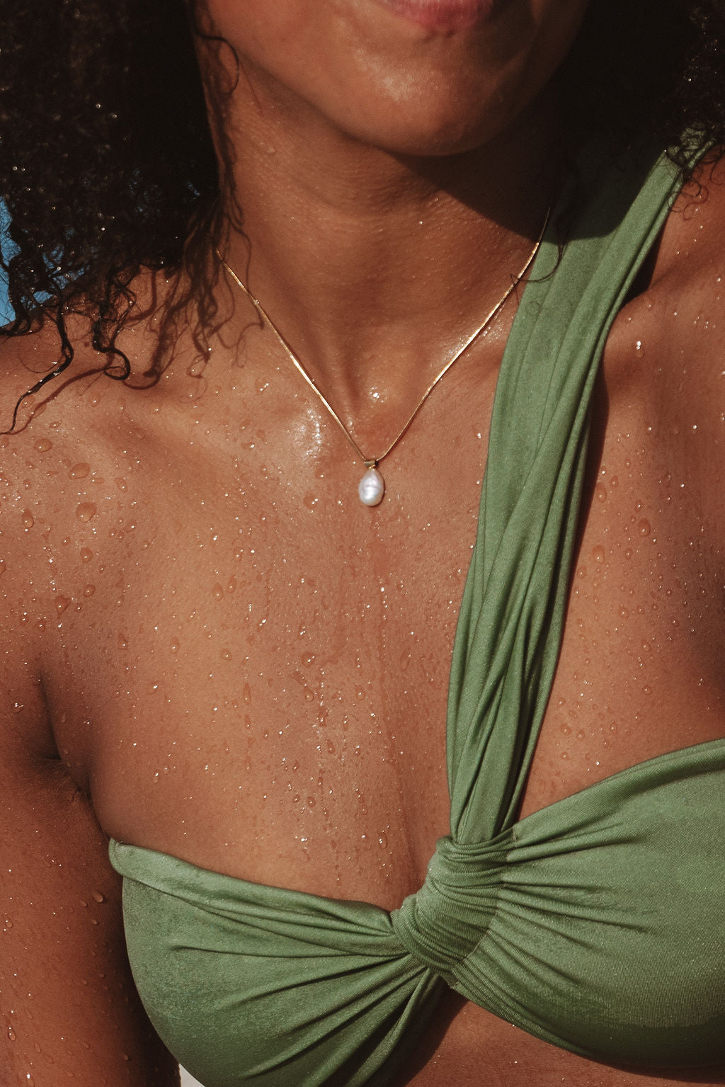 18k Gold Snake Chain Necklace with Freshwater Pearl Nathalie Necklace