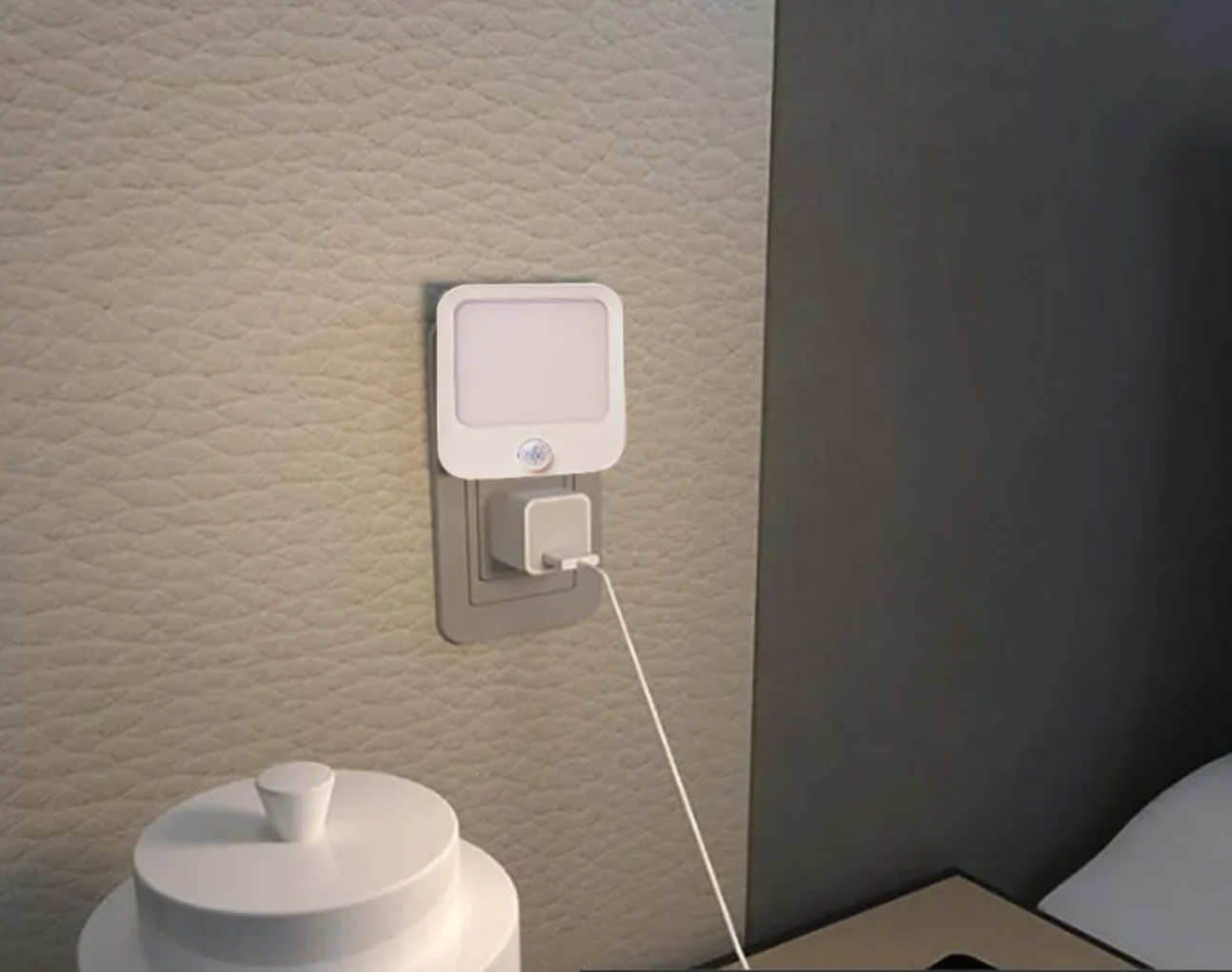 Nightlight Motion Sensing Red Circadian Friendly Nightlight DreamWalkerz