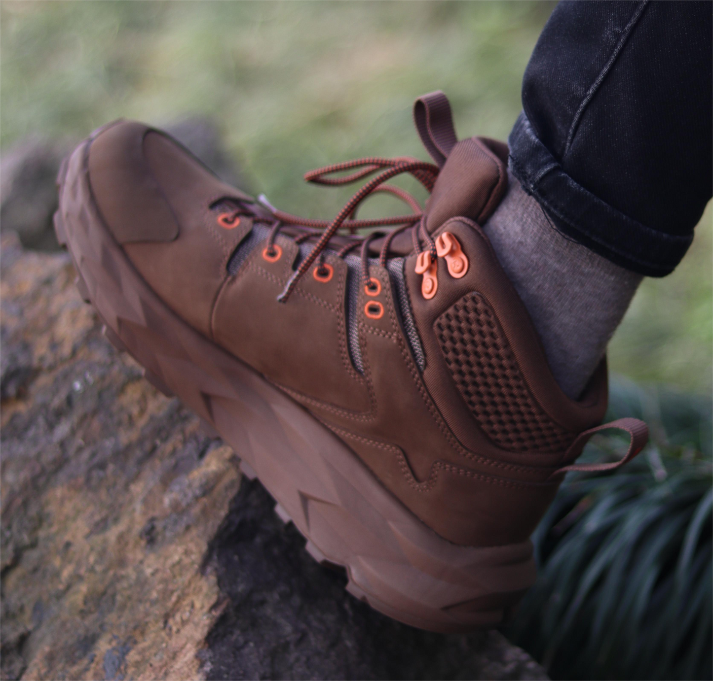 Brown 6 Inch Waterproof Hiking Boots with VIBRAM® Outsole Farmington ROCKROOSTER