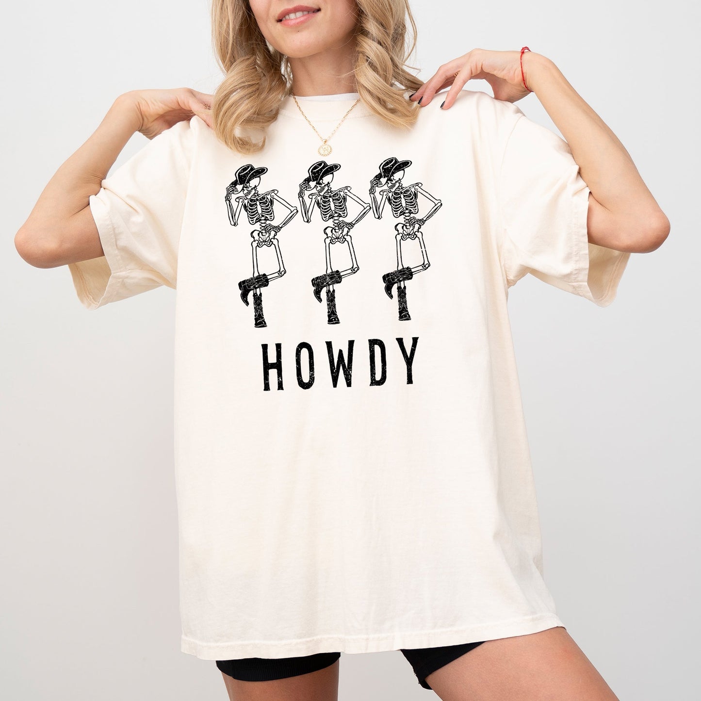 Howdy Skeleton Cowboy Funny Halloween Costume Tshirt Comfort Colors T-Shirt