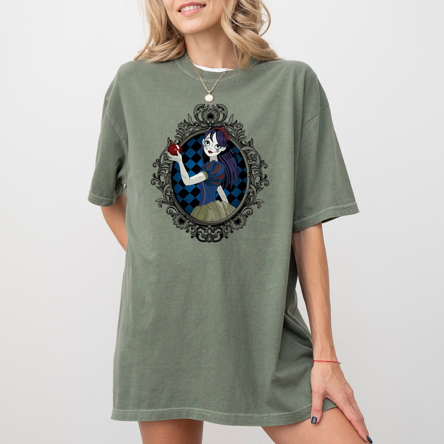 Snow White, Princess, Skeleton, Funny, Witch, Aesthetic, Meme, Halloween, Spooky, Costume, Tshirt Comfort Colors T-Shirt