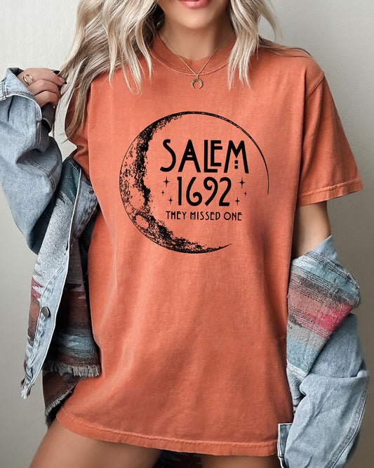 Salem, 1692, Skeleton, Funny, Spooky, Witch, Aesthetic, Meme, Halloween, Costume, Tshirt Comfort Colors T-Shirt