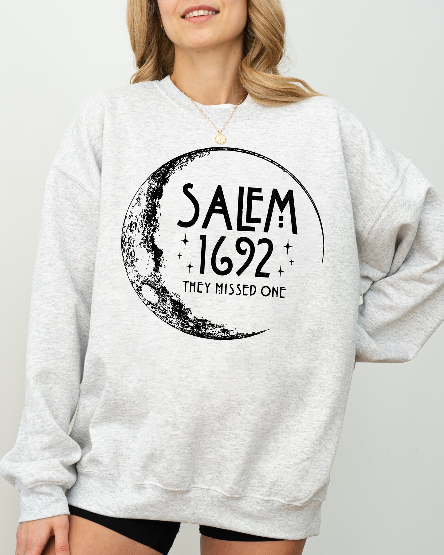 Salem, 1692, Skeleton, Funny, Spooky, Witch, Aesthetic, Meme, Halloween, Costume Sweatshirt