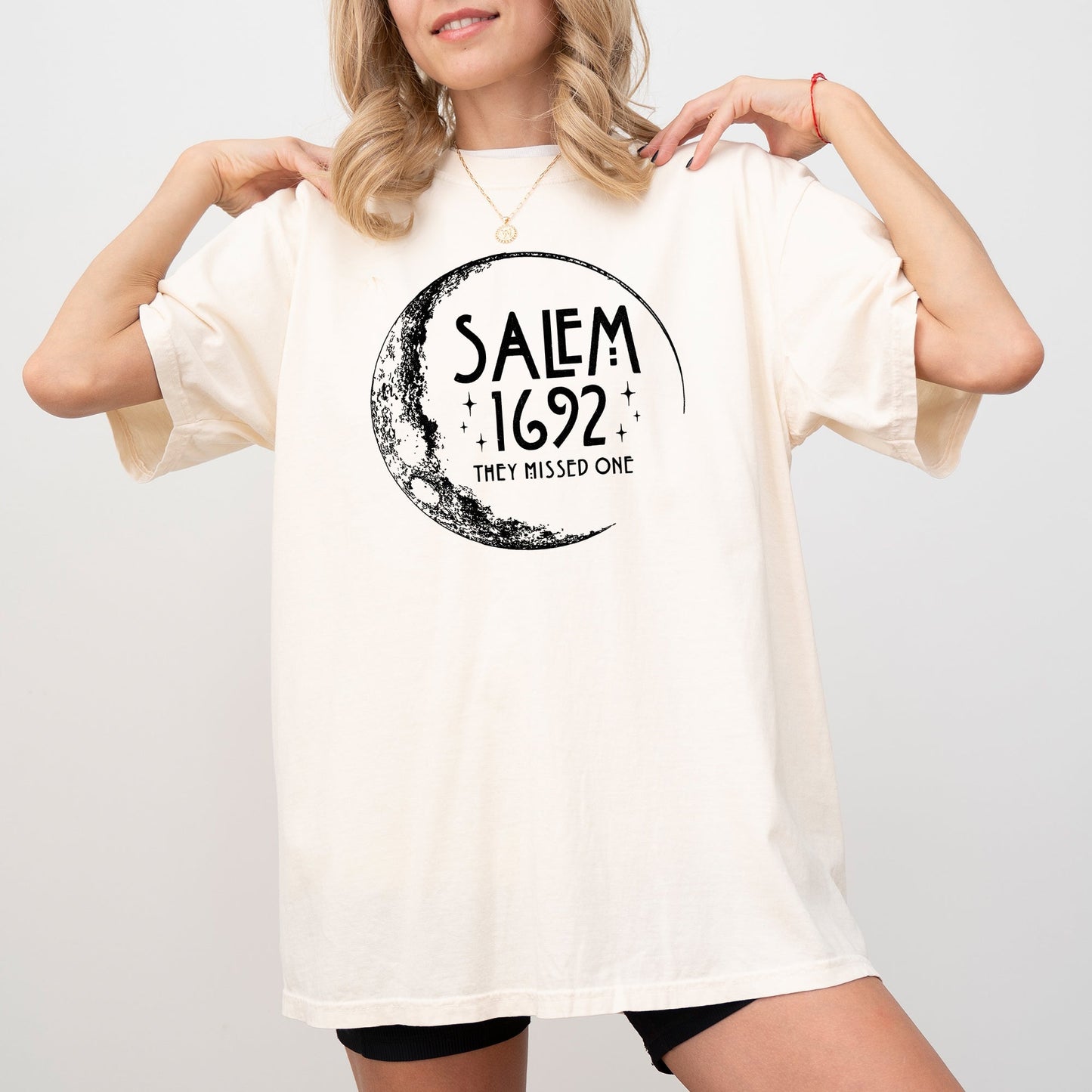 Salem, 1692, Skeleton, Funny, Spooky, Witch, Aesthetic, Meme, Halloween, Costume, Tshirt Comfort Colors T-Shirt