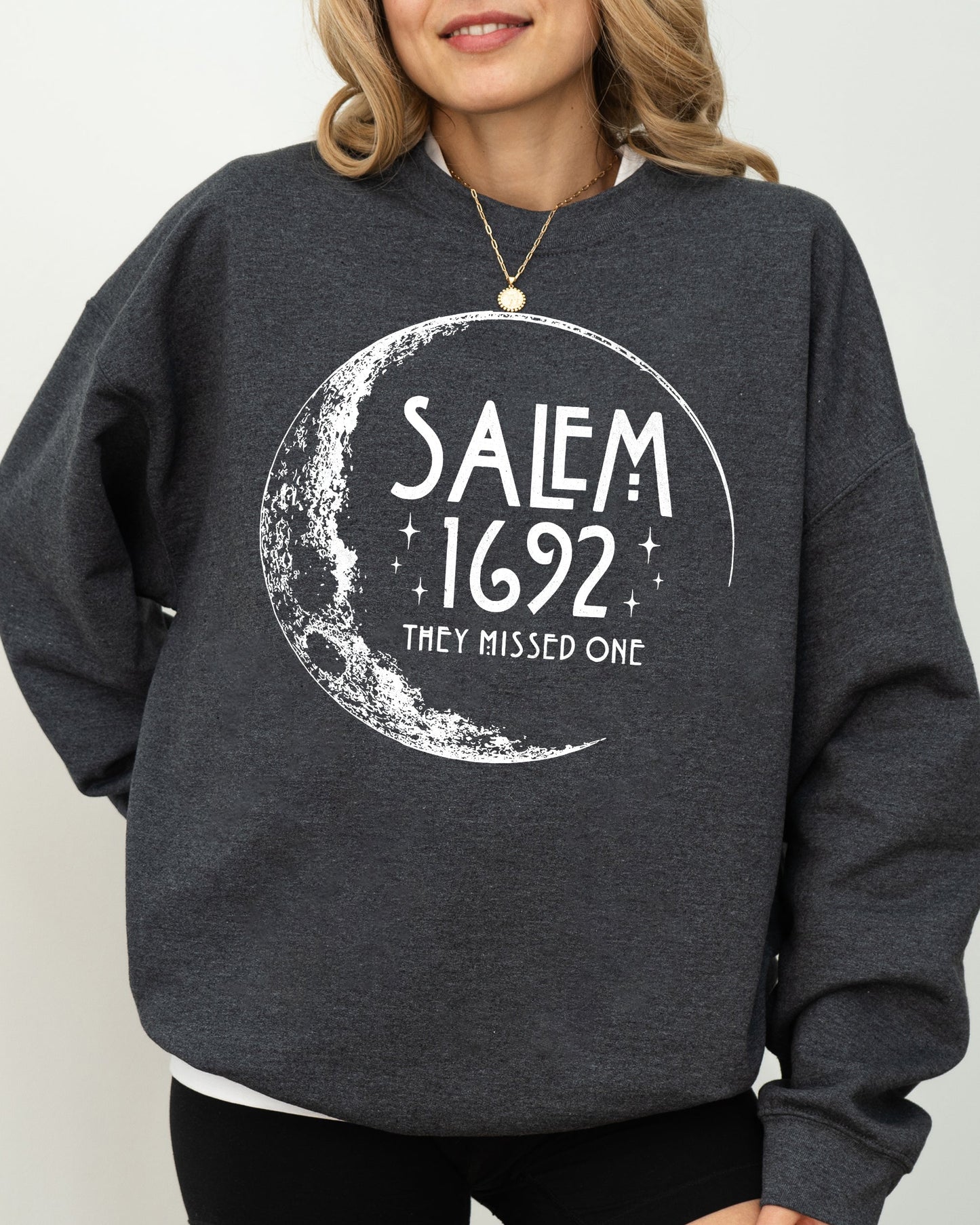 Salem, 1692, Skeleton, Funny, Spooky, Witch, Aesthetic, Meme, Halloween, Costume Sweatshirt