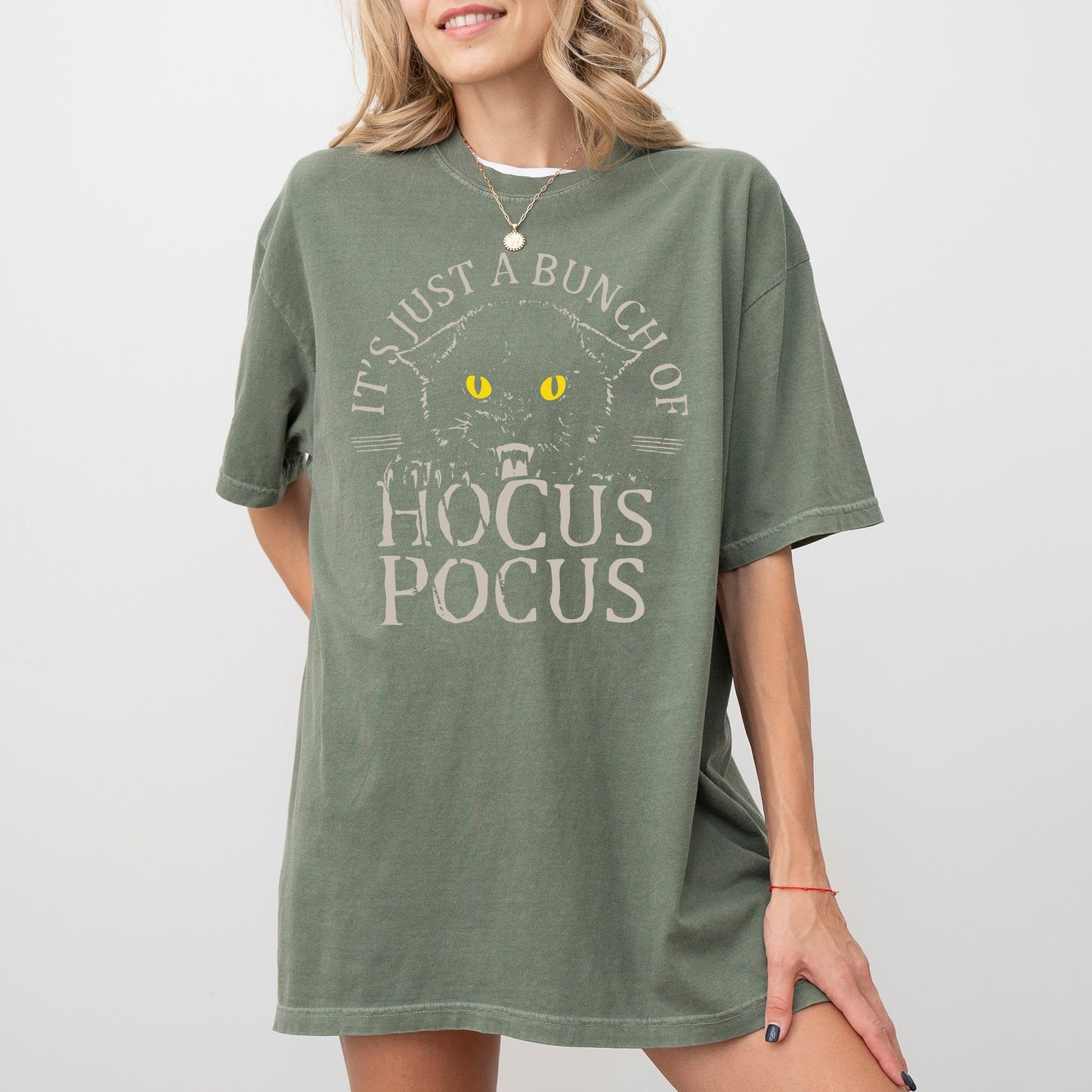 Bunch of Hocus Pocus Cat Funny Spooky Witch Halloween Costume Tshirt Comfort Colors T-Shirt