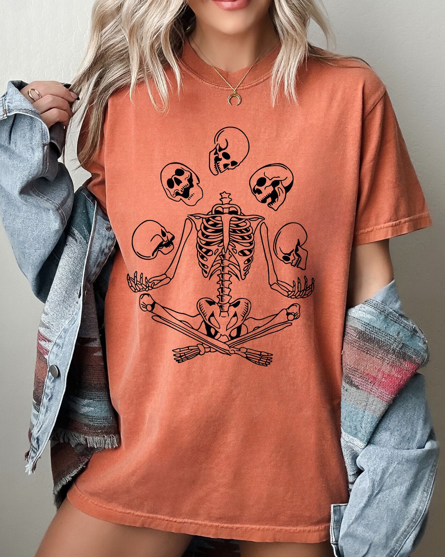 Juggling Skeleton, Ghost, Farm, Witch, Skull, Funny, Spooky, Aesthetic, Meme, Halloween, Costume, Tshirt Comfort Colors T-Shirt