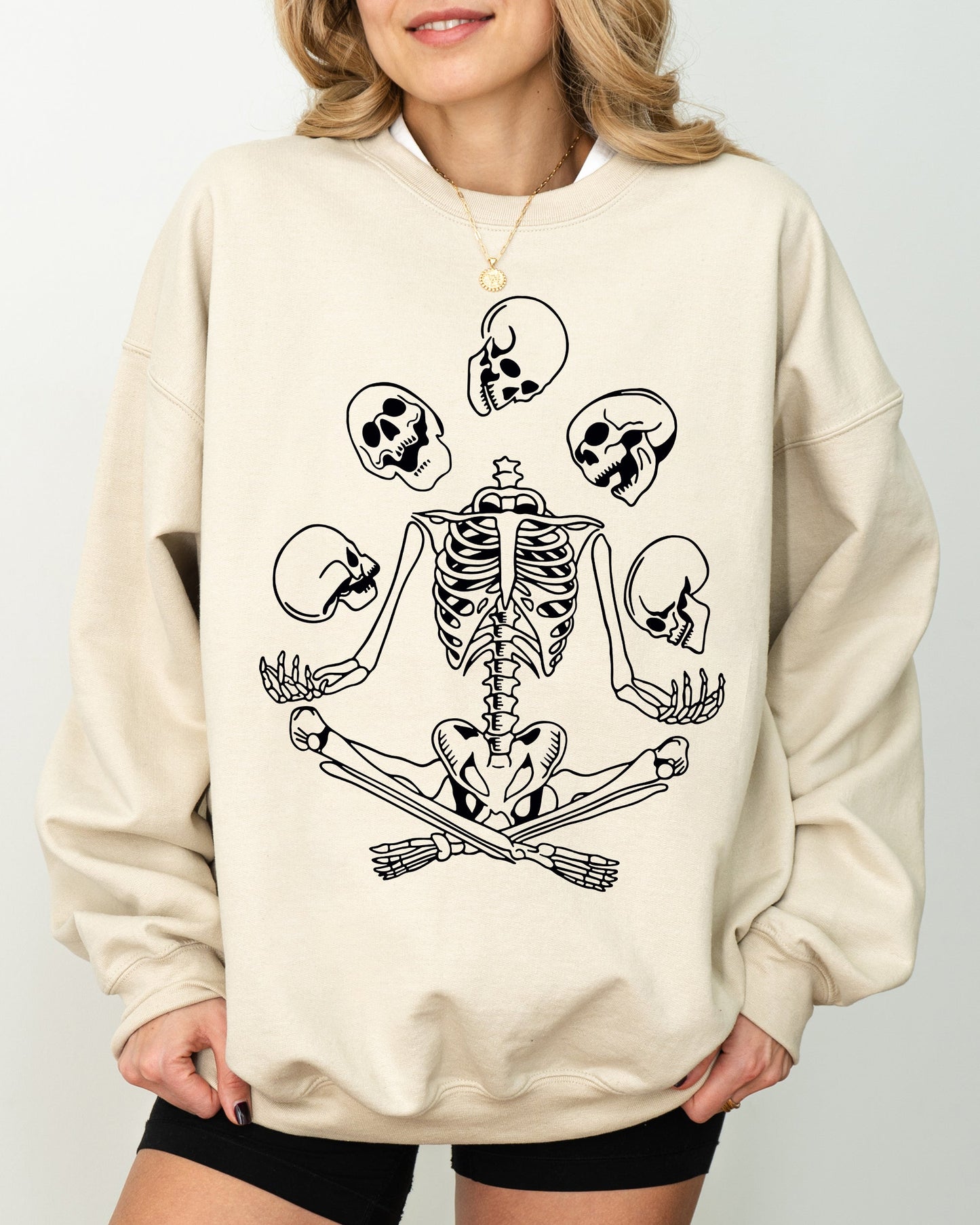 Juggling Skeleton, Ghost, Farm, Witch, Skull, Funny, Spooky, Aesthetic, Meme, Halloween, Costume Sweatshirt