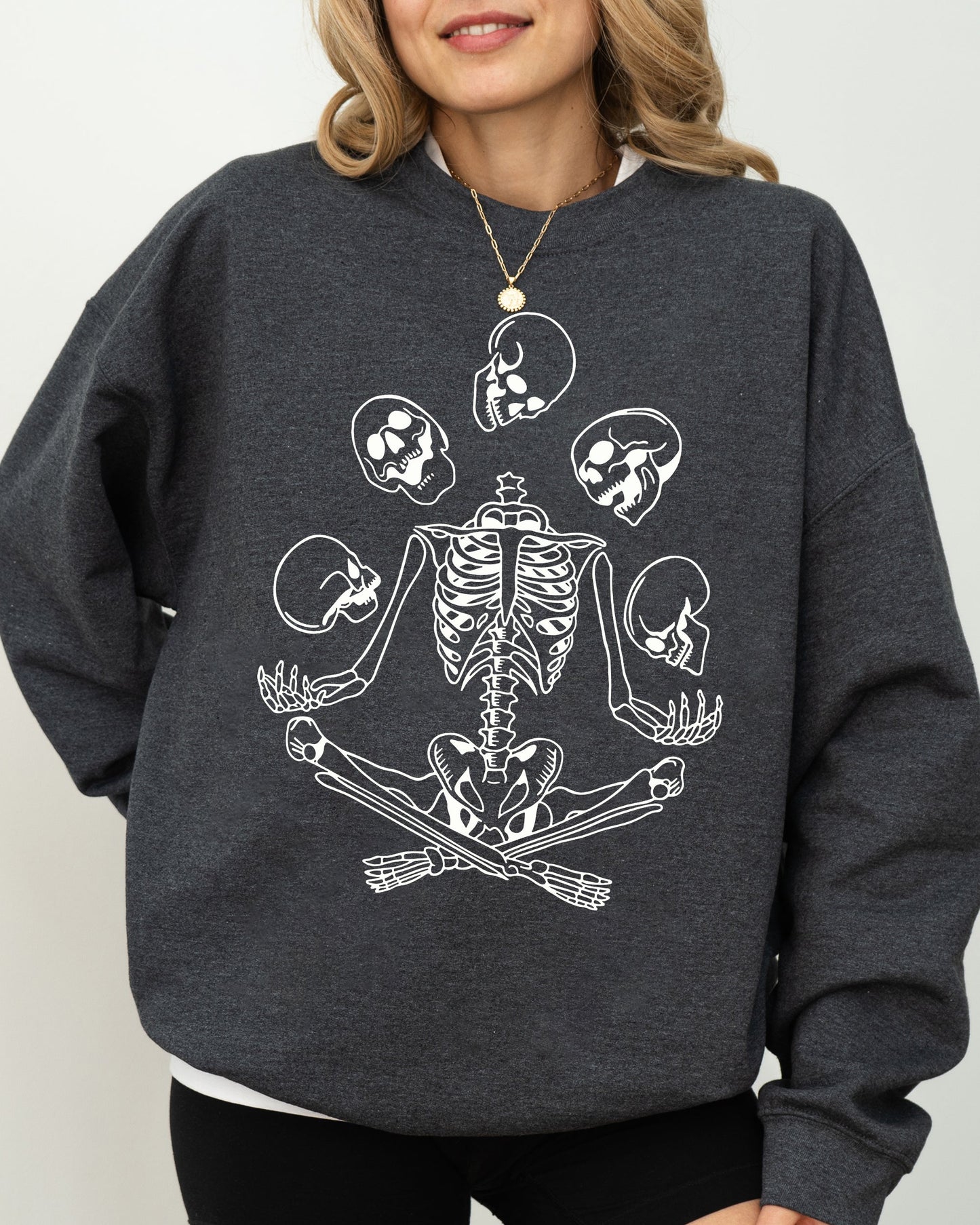 Juggling Skeleton, Ghost, Farm, Witch, Skull, Funny, Spooky, Aesthetic, Meme, Halloween, Costume Sweatshirt