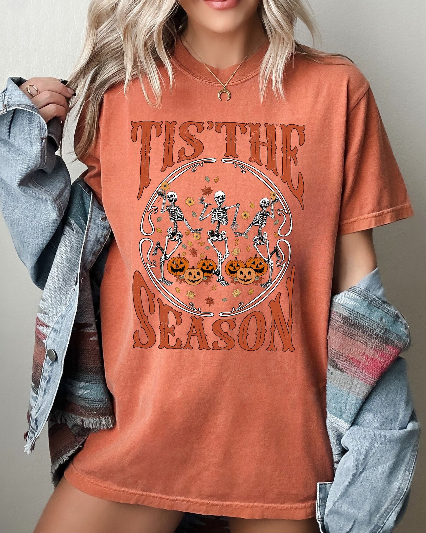 Tis The Season, Retro, Skeleton, Ghost, Witch, Skull, Spooky, Aesthetic, Meme, Halloween, Costume, Tshirt Comfort Colors T-Shirt