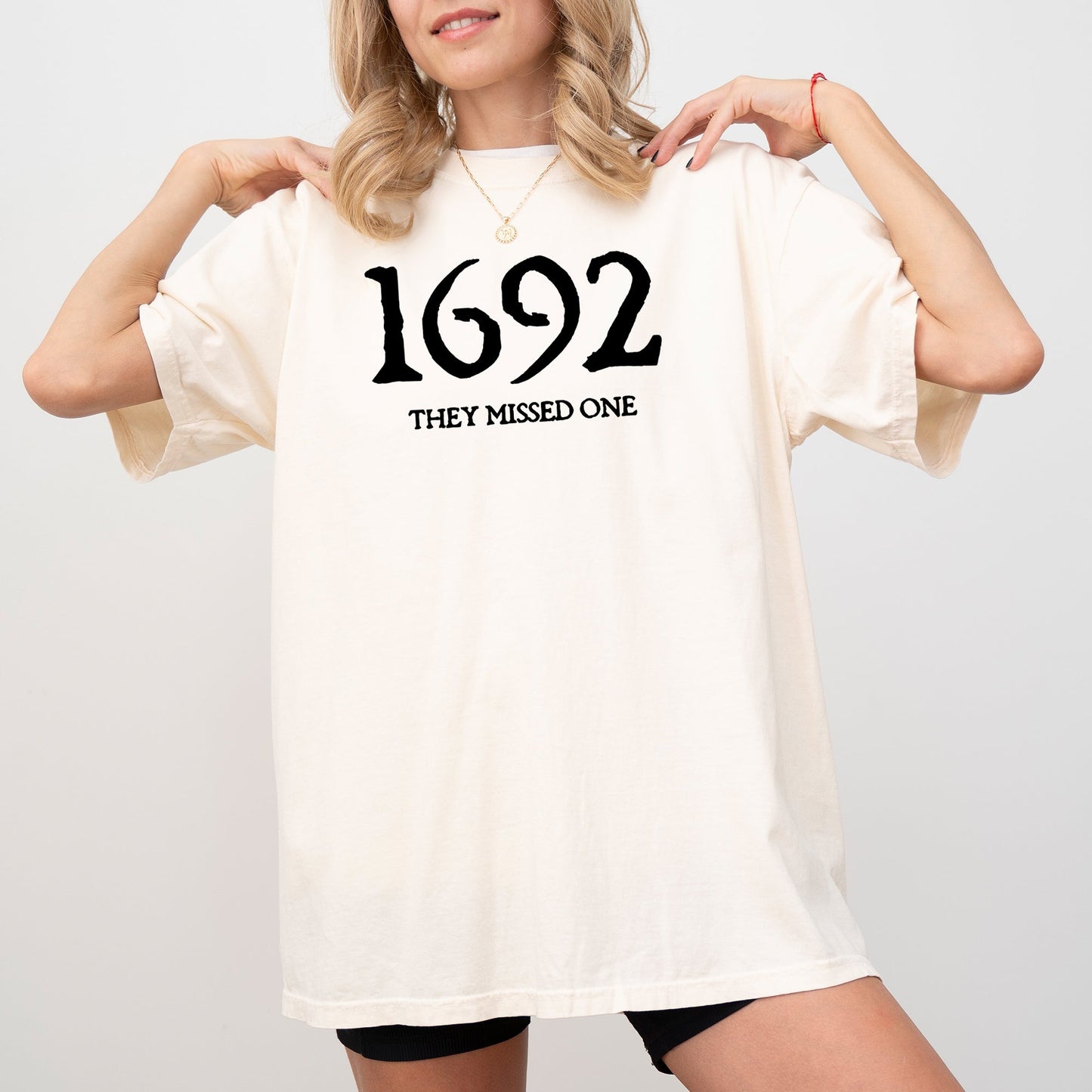 1692, They Missed One, Skeleton, Ghost, Witch, Skull, Spooky, Aesthetic, Meme, Halloween, Costume, Tshirt Comfort Colors T-Shirt