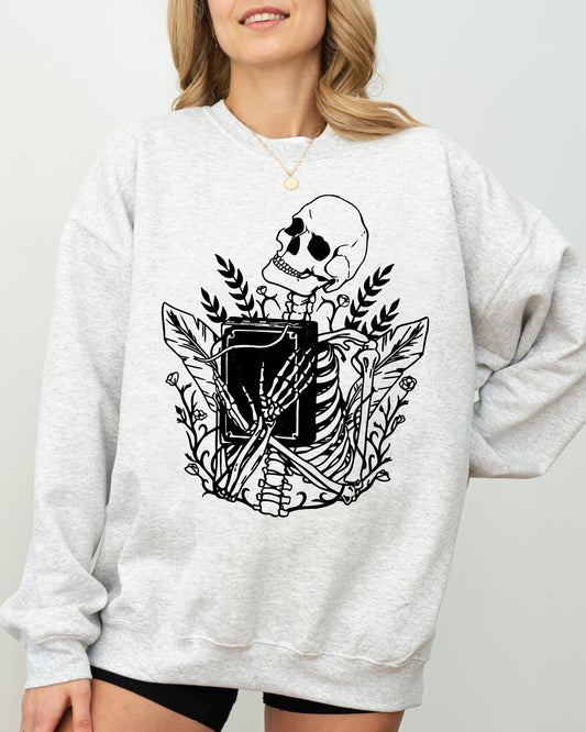 Reading Skeleton, Witch, Ghost, Skull, Spooky, Aesthetic, Meme, Halloween, Costume Sweatshirt