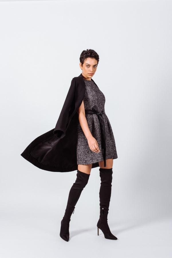Worsted Flannel Black Long Trench Coat Women’s Chic Outerwear Le Réussi