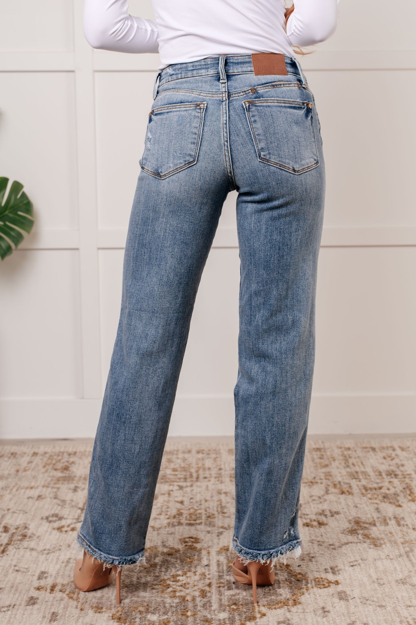 Mid Rise Cell Phone Pocket Dad Jeans Light Wash Straight Cut Judy Blue