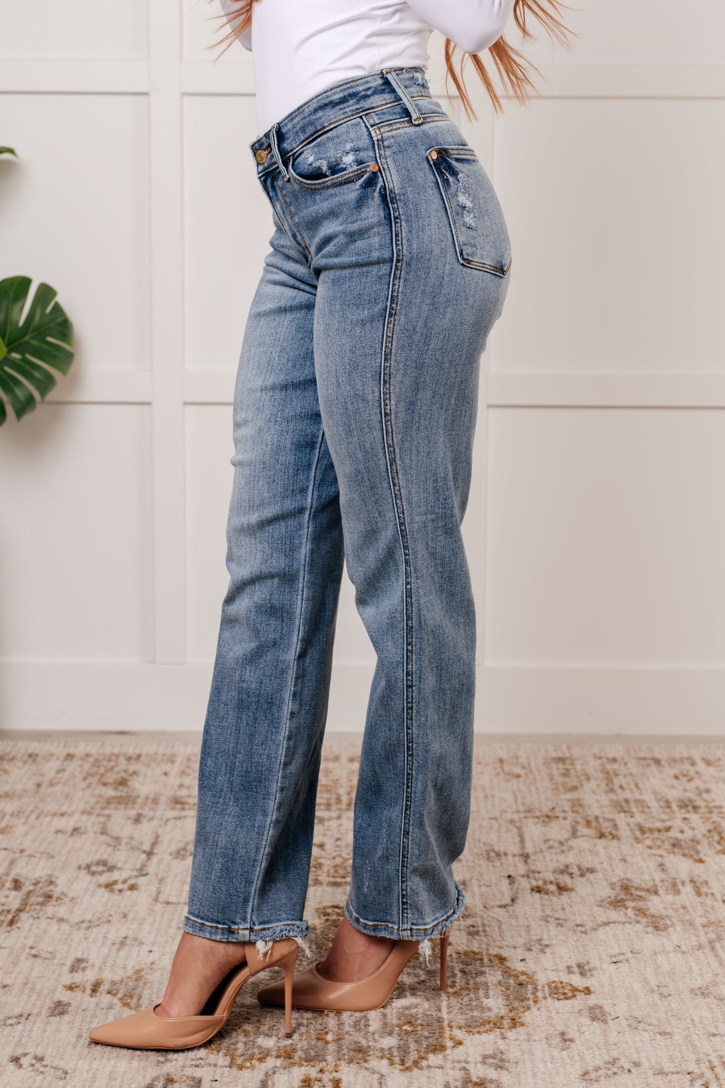 Mid Rise Cell Phone Pocket Dad Jeans Light Wash Straight Cut Judy Blue