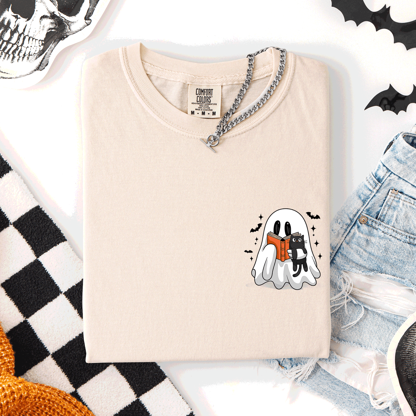 Reading Ghost, Cat, Funny, Halloween, Book, Library, Pocket, Comfort Colors T-Shirt