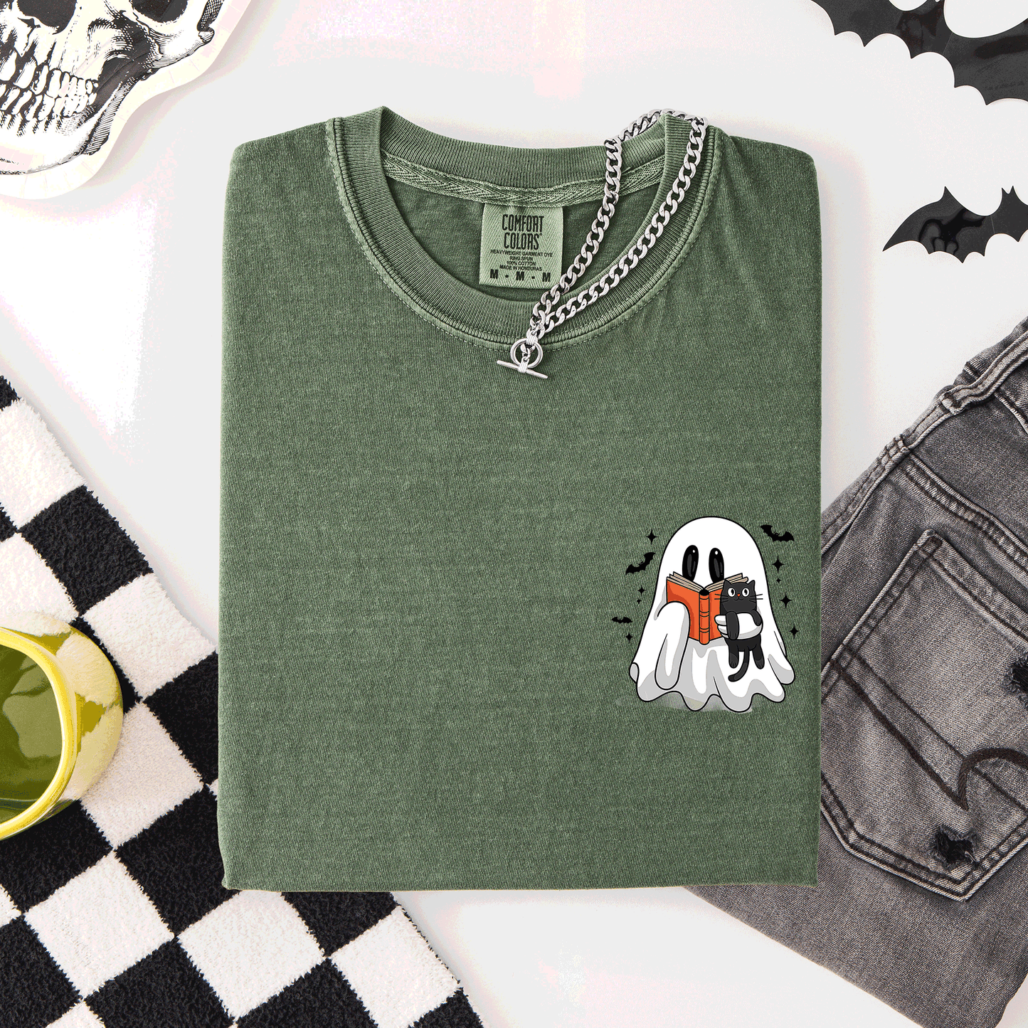 Reading Ghost, Cat, Funny, Halloween, Book, Library, Pocket, Comfort Colors T-Shirt