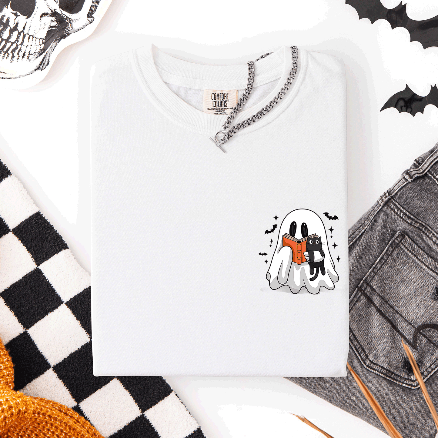 Reading Ghost, Cat, Funny, Halloween, Book, Library, Pocket, Comfort Colors T-Shirt