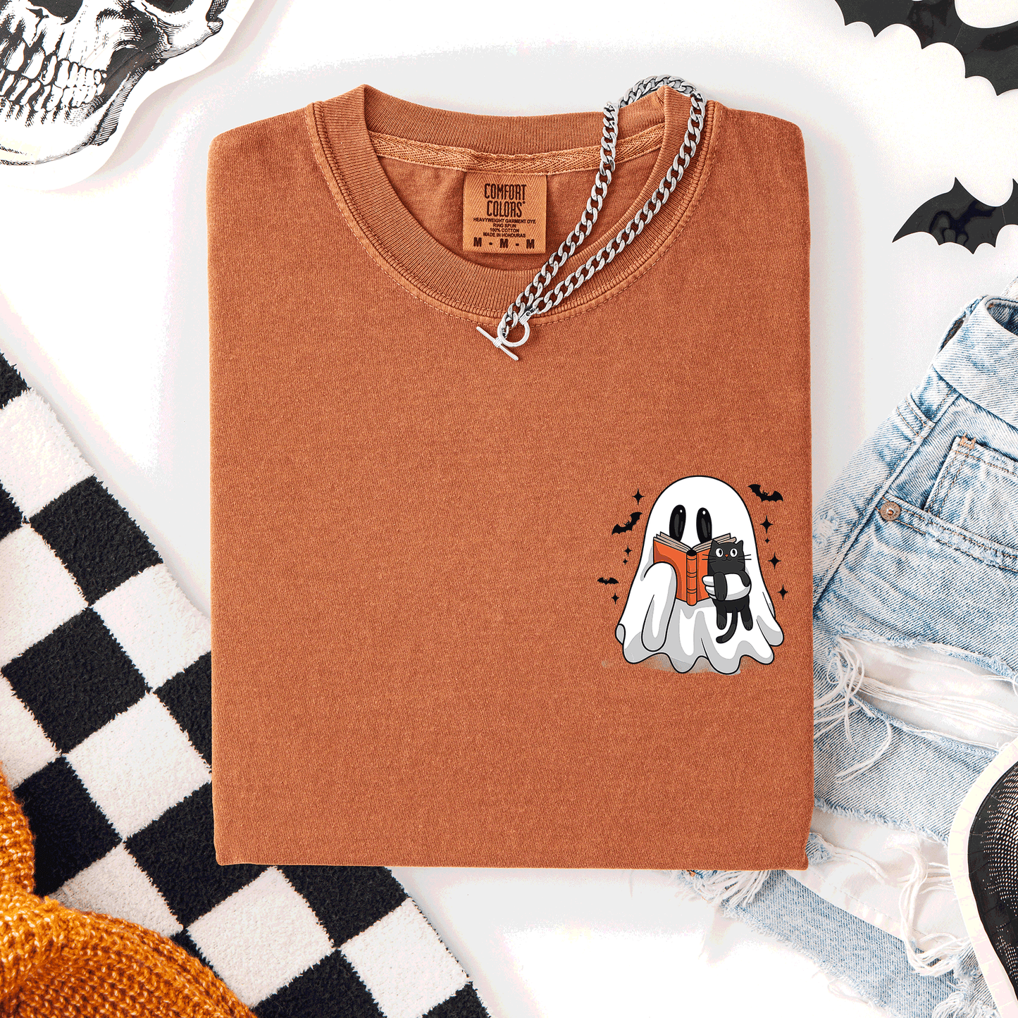 Reading Ghost, Cat, Funny, Halloween, Book, Library, Pocket, Comfort Colors T-Shirt