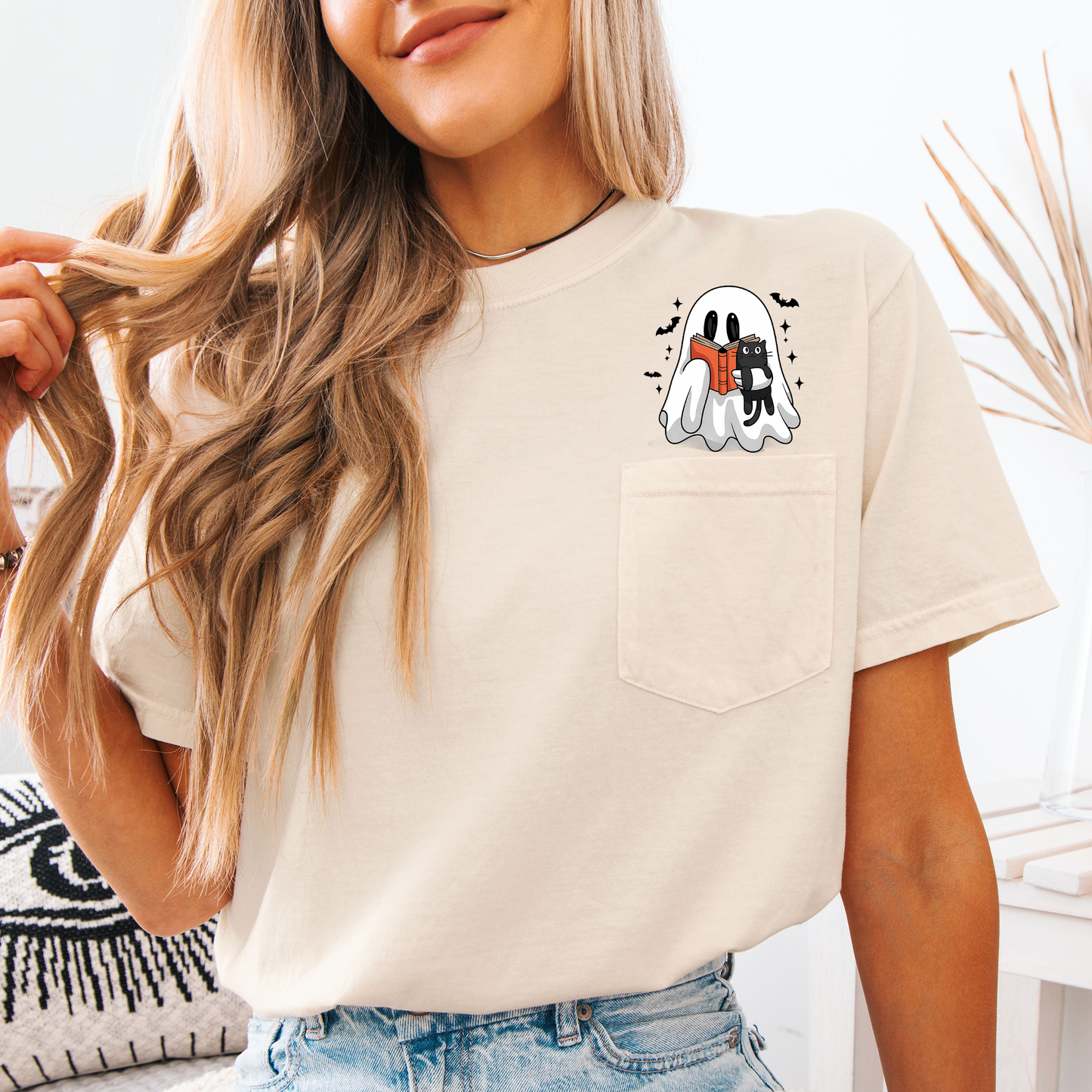 Reading Ghost, Cat, Funny, Halloween, Book, Library, Pocket, Comfort Colors Pocket T-Shirt