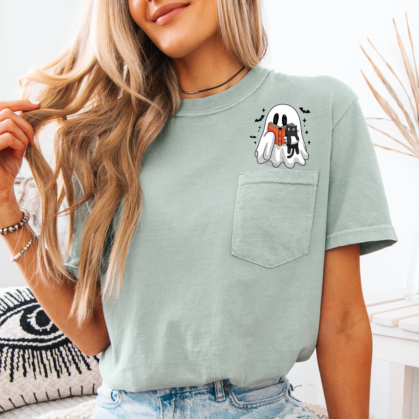 Reading Ghost, Cat, Funny, Halloween, Book, Library, Pocket, Comfort Colors Pocket T-Shirt