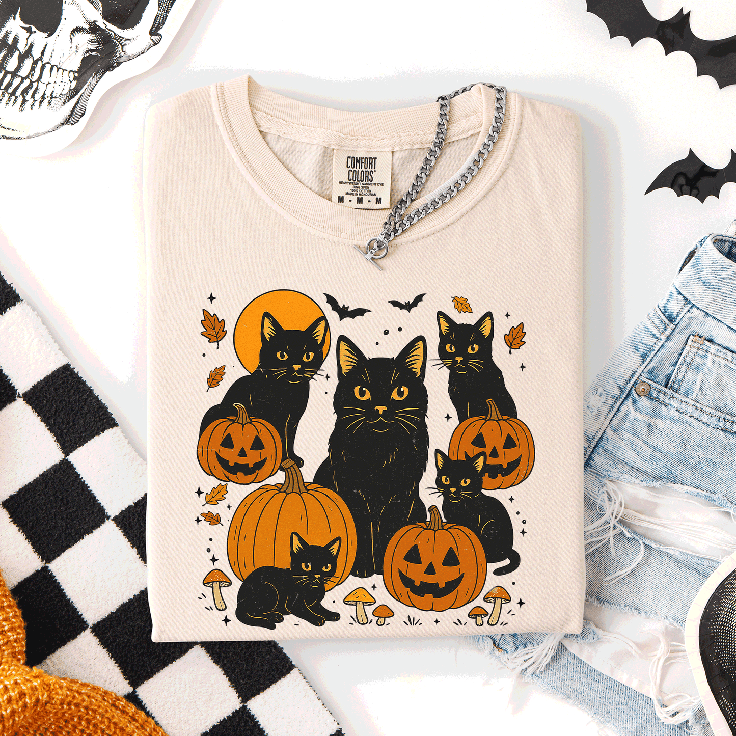 Retro Black Cats, Pumpkins, Halloween, Spooky, Comfort Colors T-Shirt