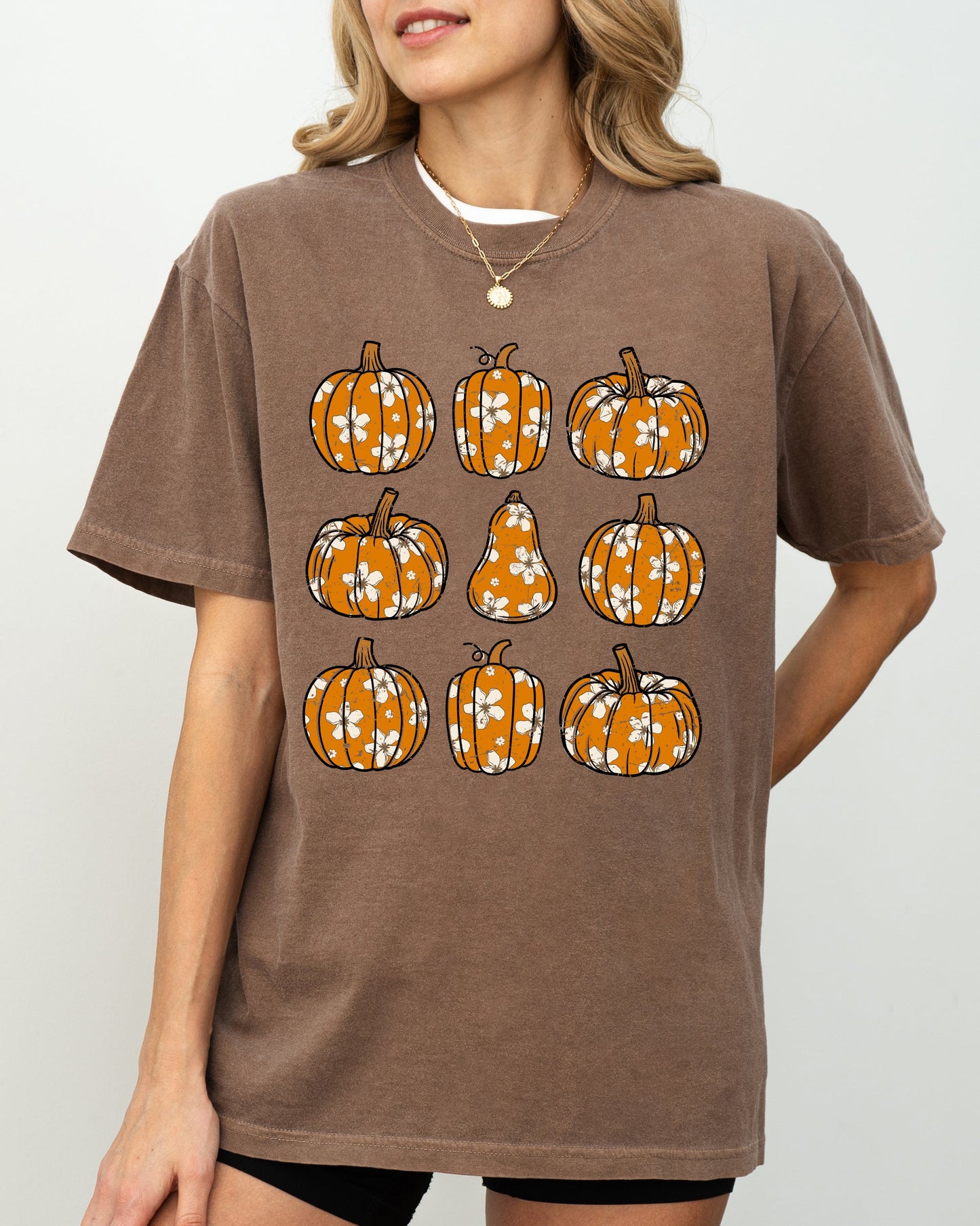 Retro Floral Pumpkins, Halloween, Jack-o-lantern, Fall, Autumn Shirt Comfort Colors T-Shirt