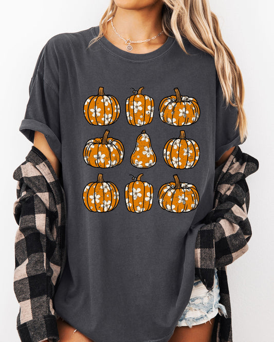 Retro Floral Pumpkins, Halloween, Jack-o-lantern, Fall, Autumn Shirt Comfort Colors T-Shirt