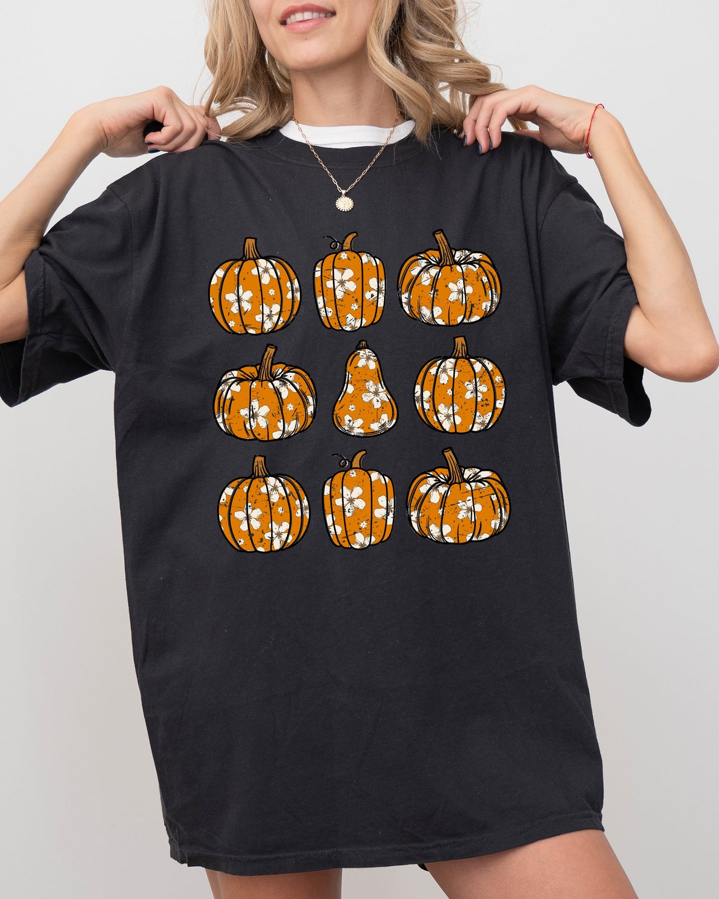 Retro Floral Pumpkins, Halloween, Jack-o-lantern, Fall, Autumn Shirt Comfort Colors T-Shirt