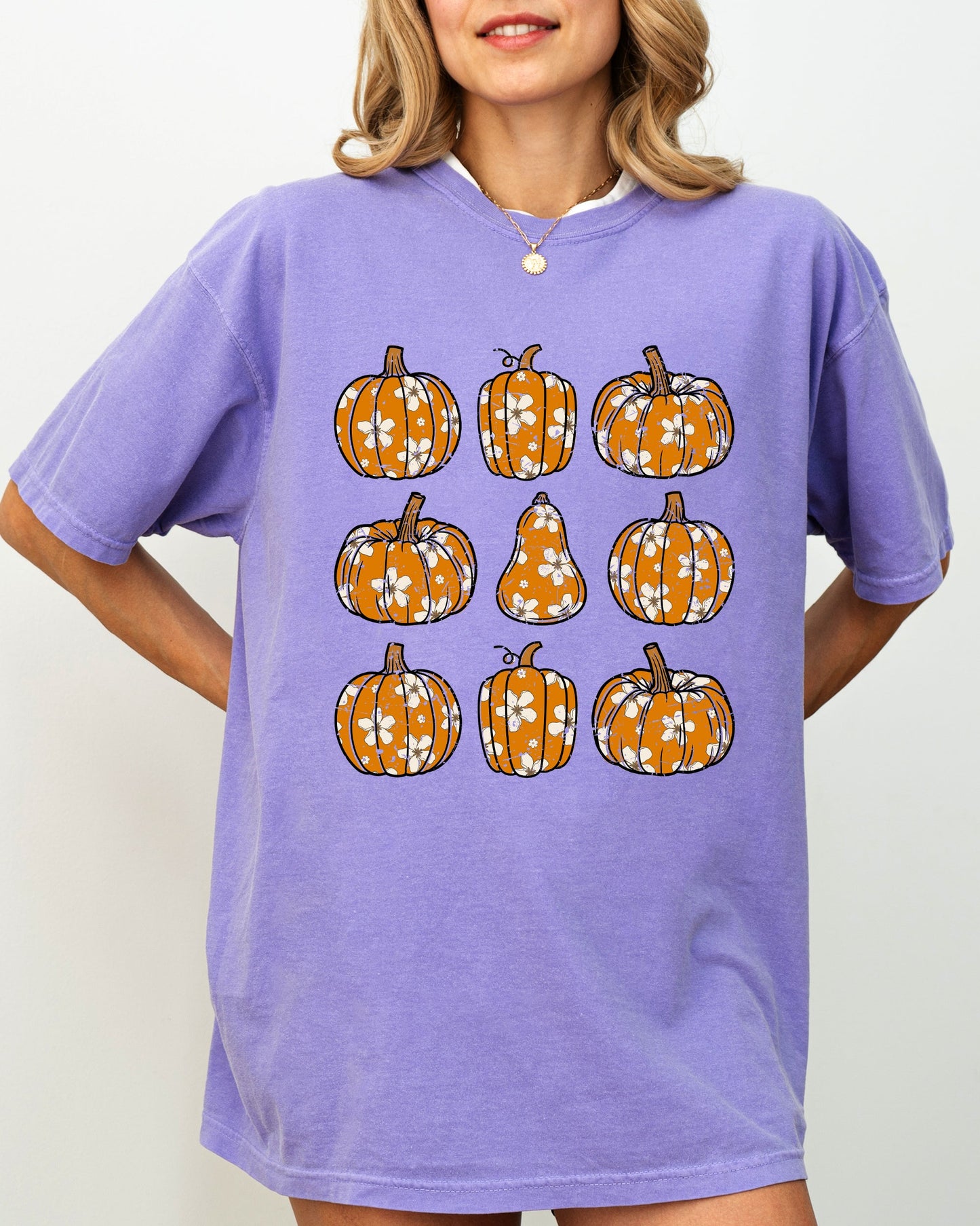 Retro Floral Pumpkins, Halloween, Jack-o-lantern, Fall, Autumn Shirt Comfort Colors T-Shirt