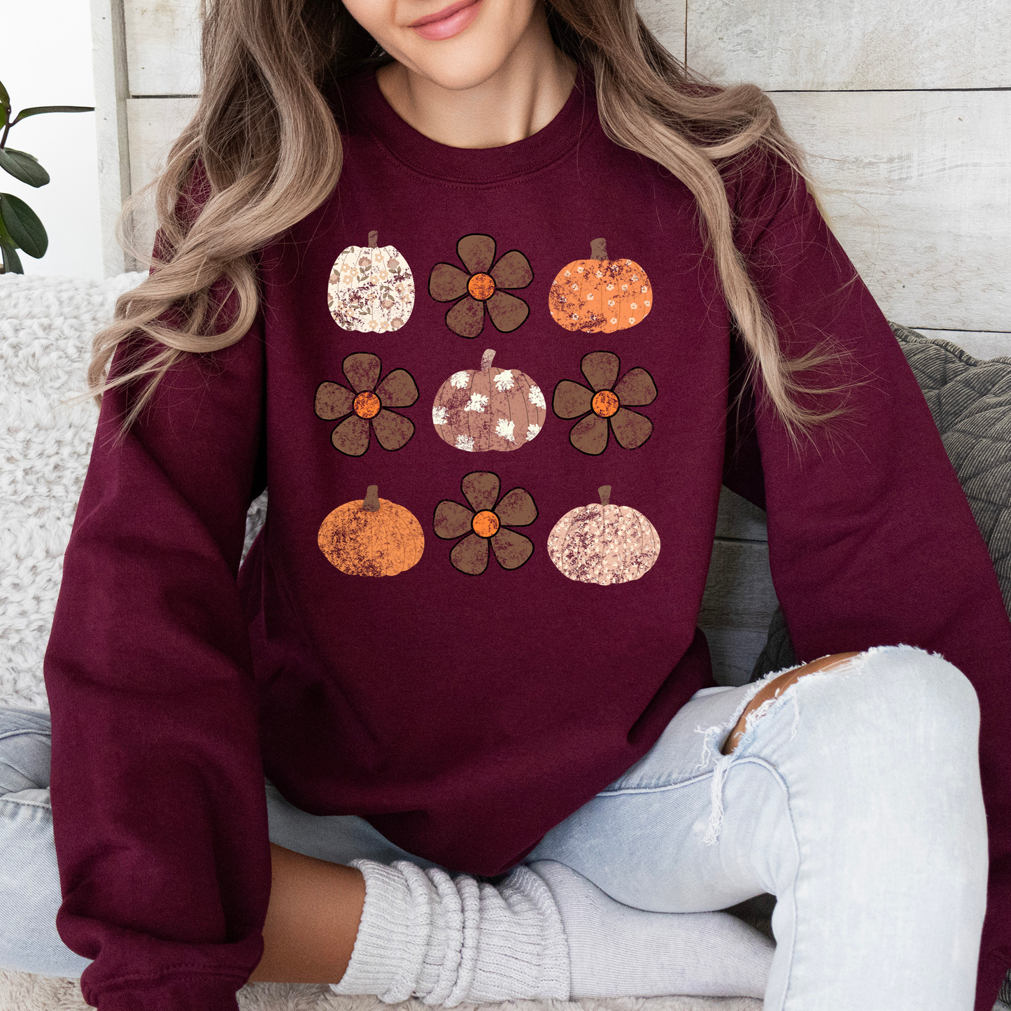Retro Halloween, Flowers, Pumpkins, Patterned, Autumn, Fall Sweatshirt