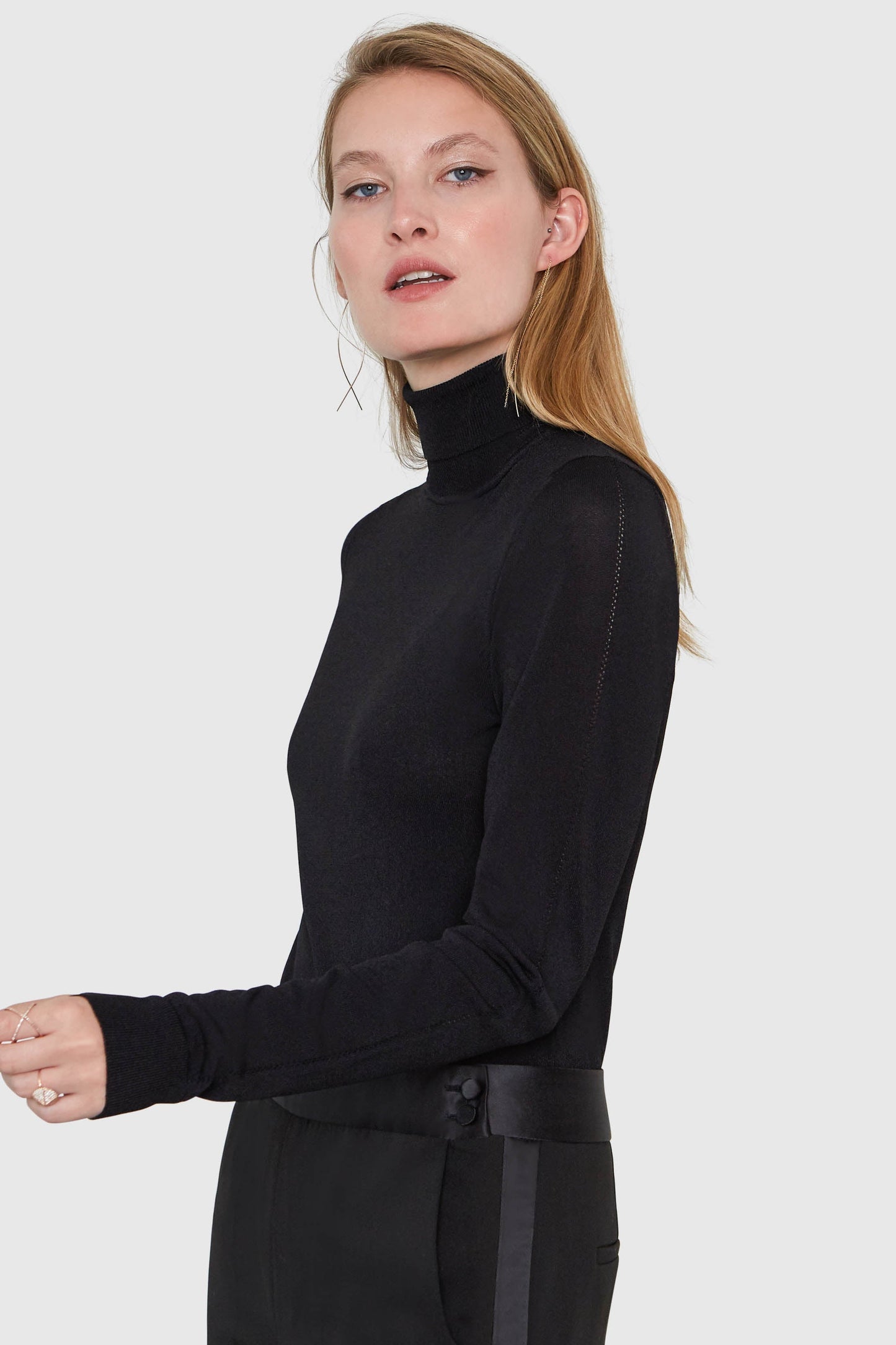 MIRA TURTLENECK VISCOSE BODYSUIT IN BLACK