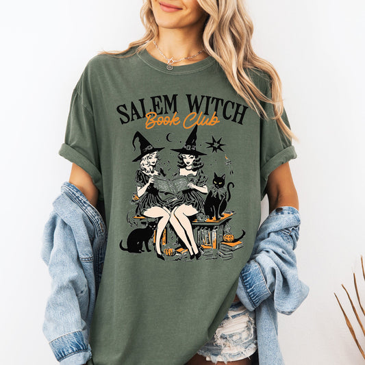 Salem Book Club, Cute Cats, Retro, Classic, Vintage, Halloween, Reading, Books, Comfort Colors T-Shirt