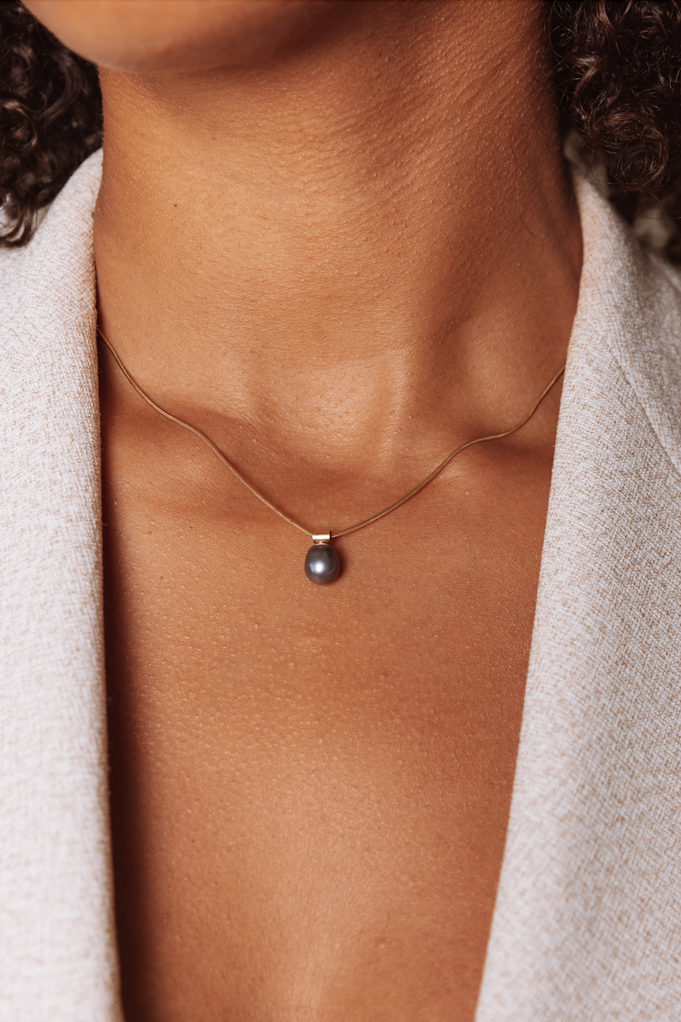 18k Gold Snake Chain Necklace with Freshwater Pearl Nathalie Necklace